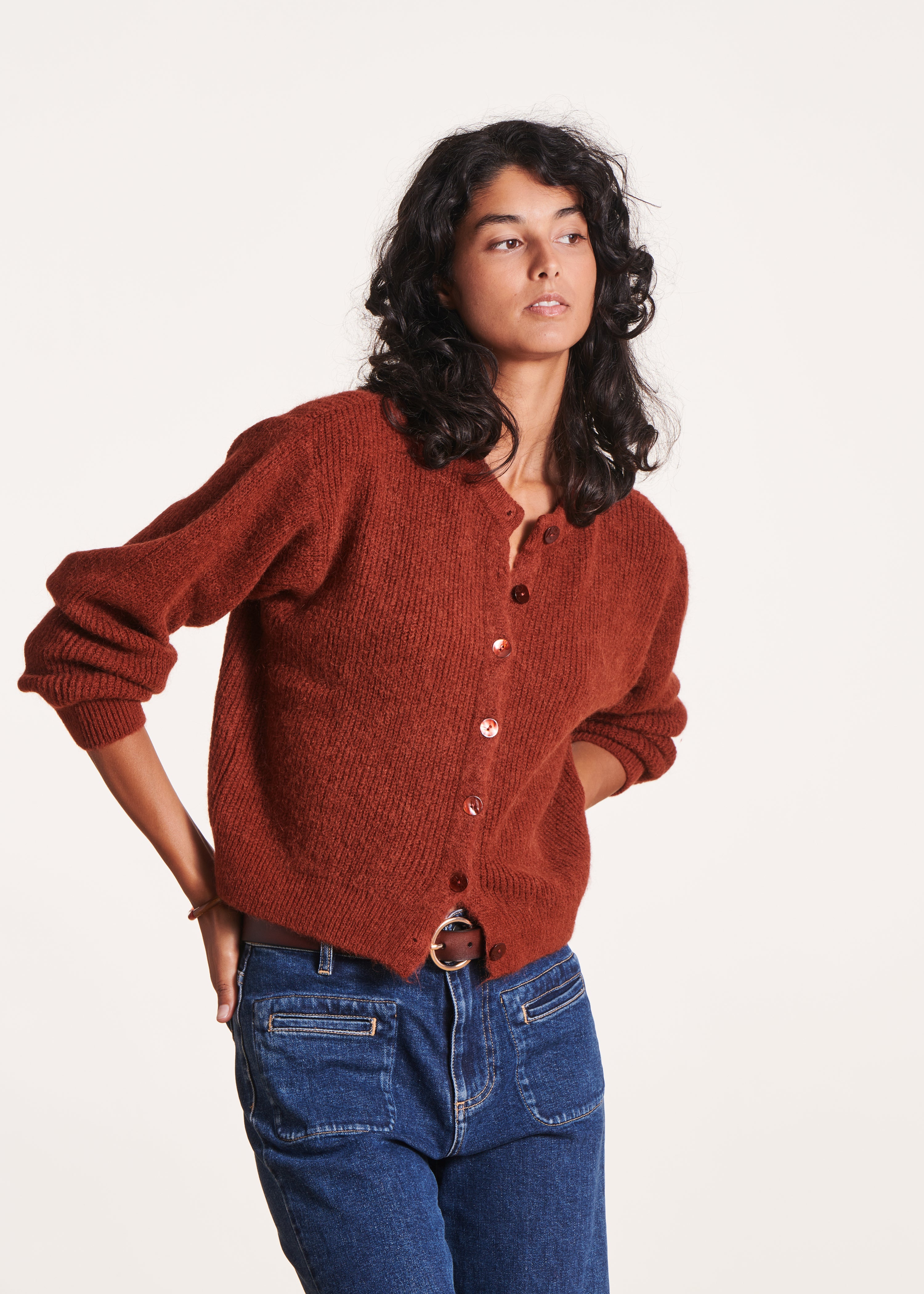 Loose-fitting ribbed terracotta cardigan