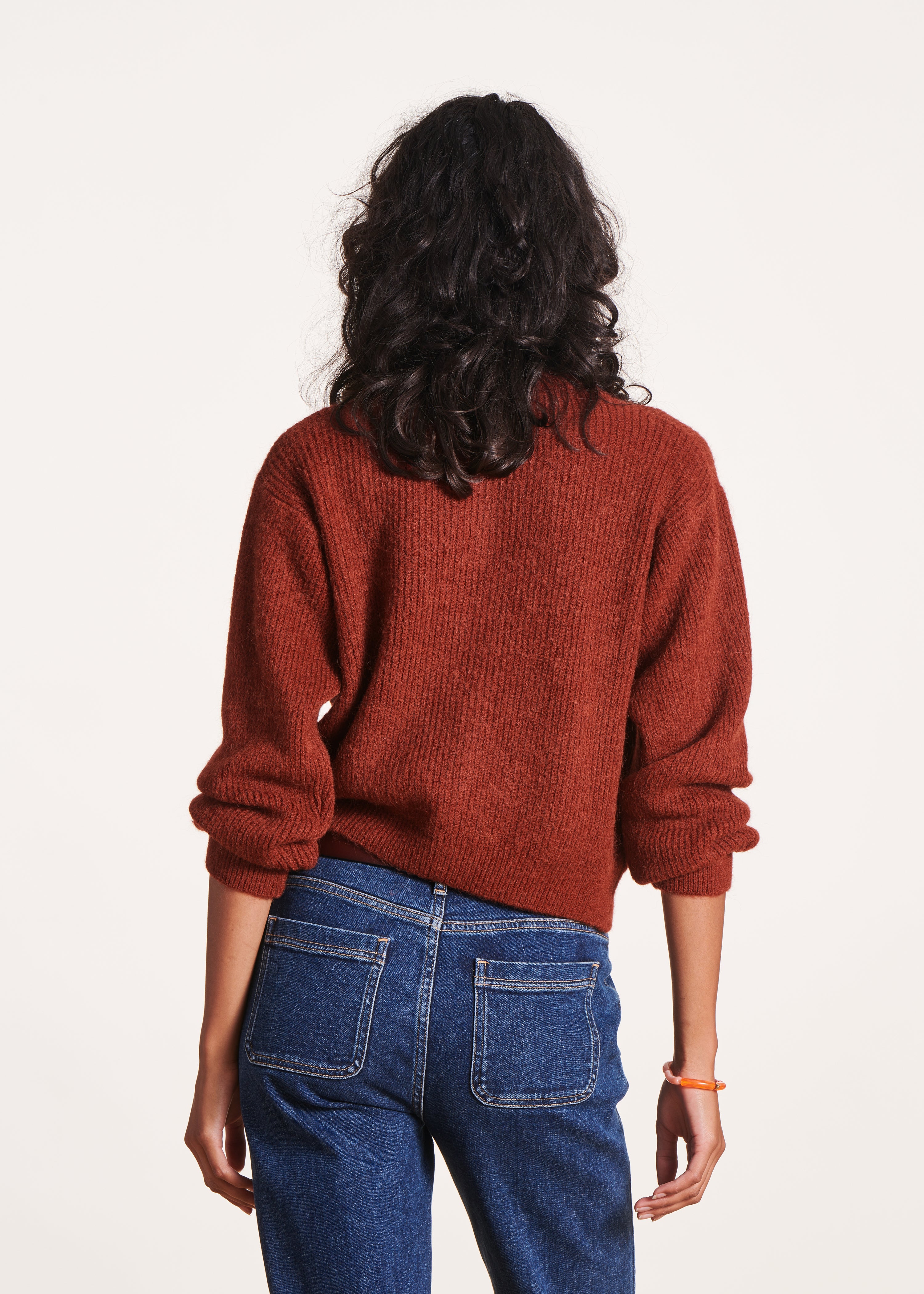 Loose-fitting ribbed terracotta cardigan