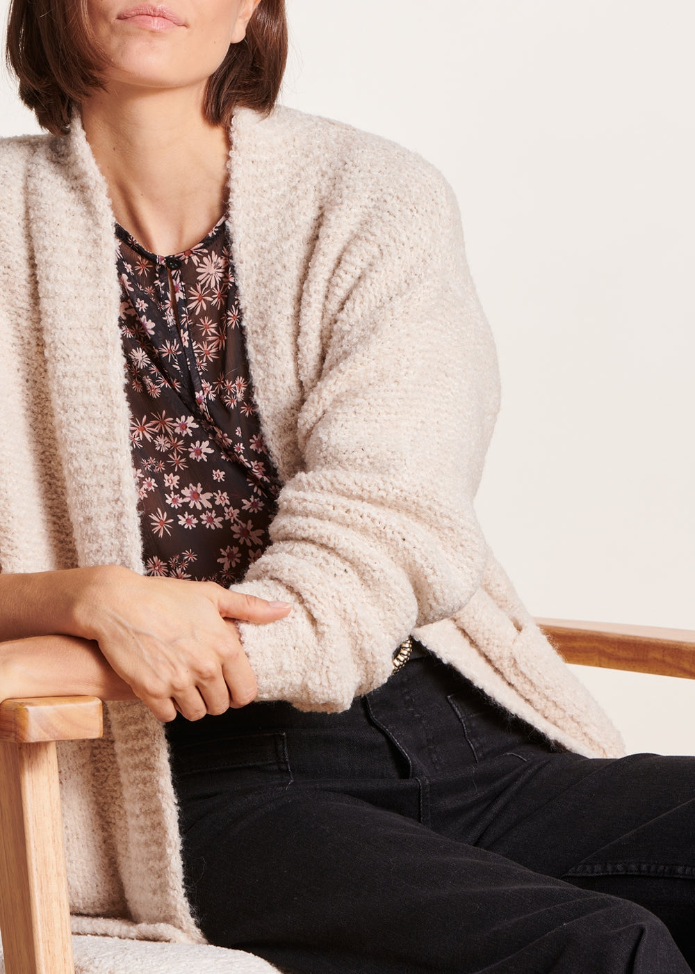 Offene rohe Weste aus Bouclé