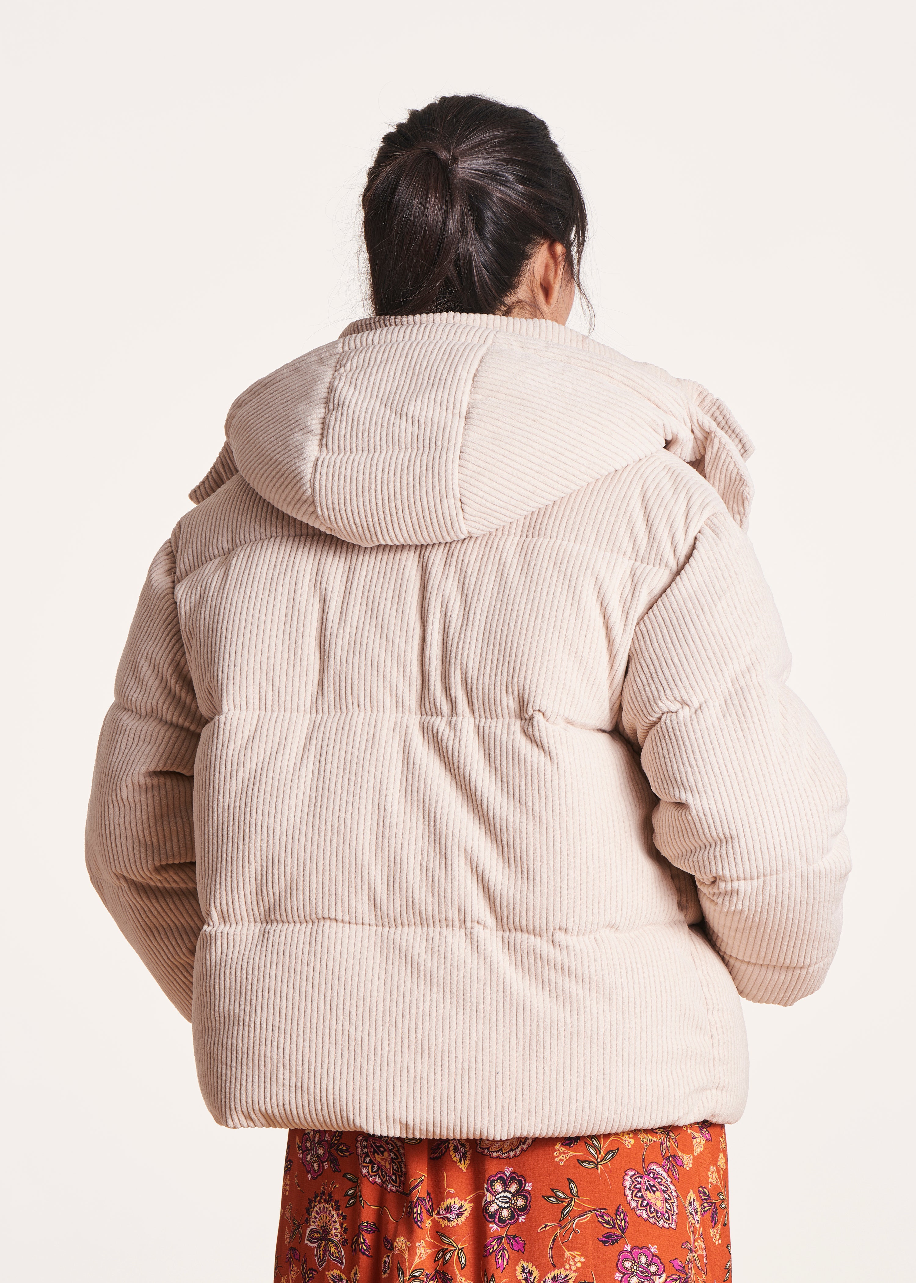 Ecru down jacket with velvet hood