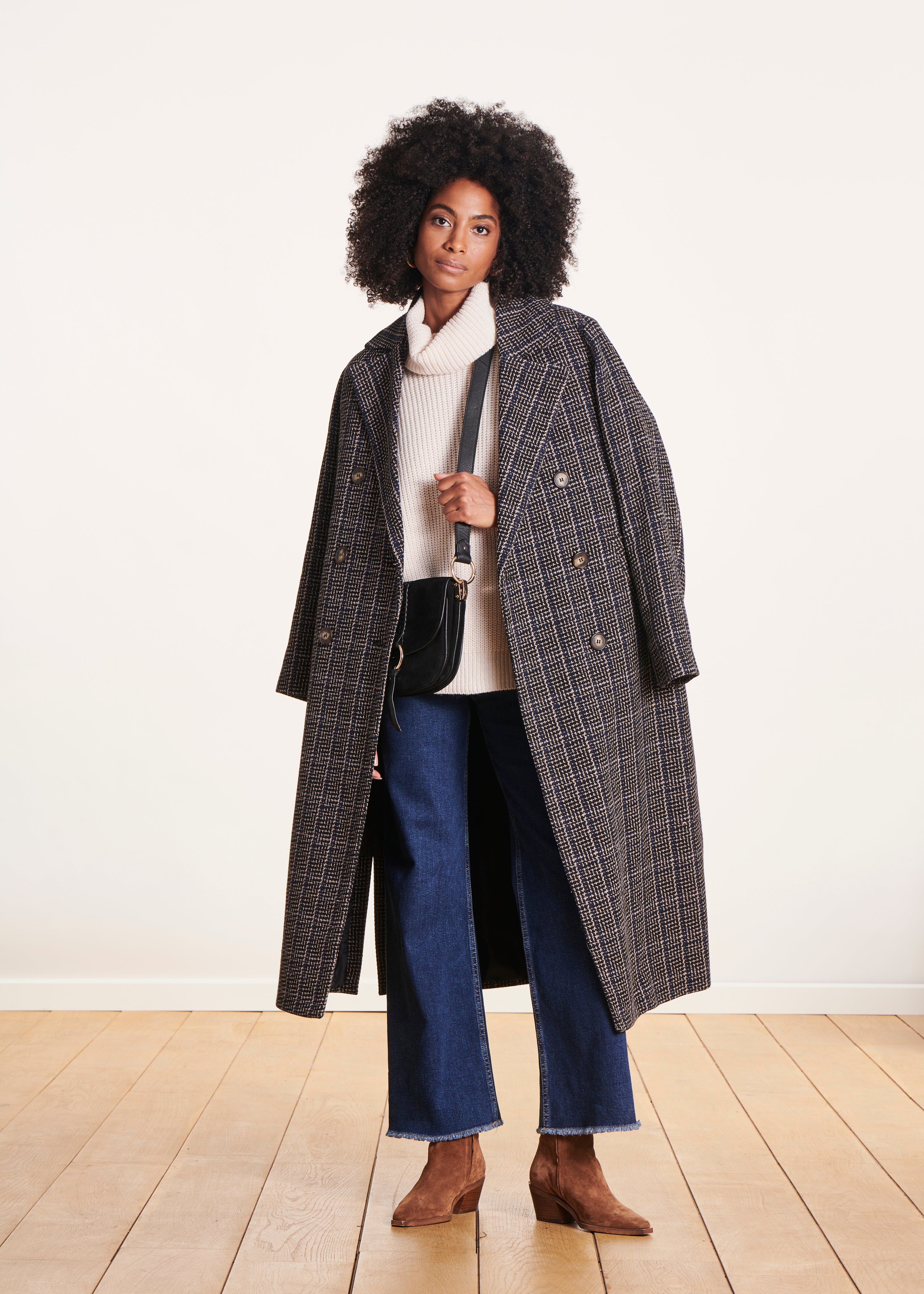 Manteau long noir et bleu à double boutonnage