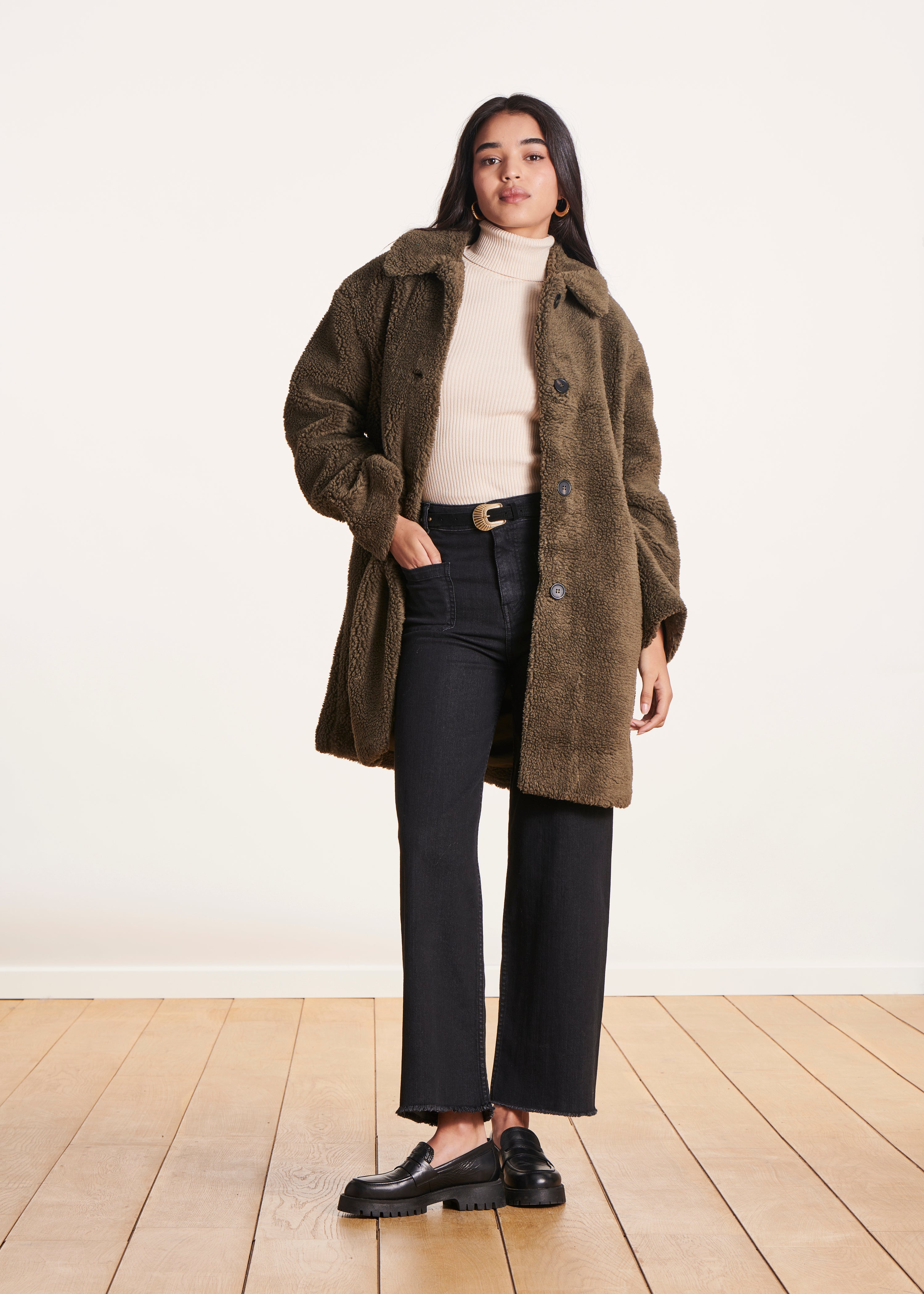 Mid-length khaki coat with shirt collar