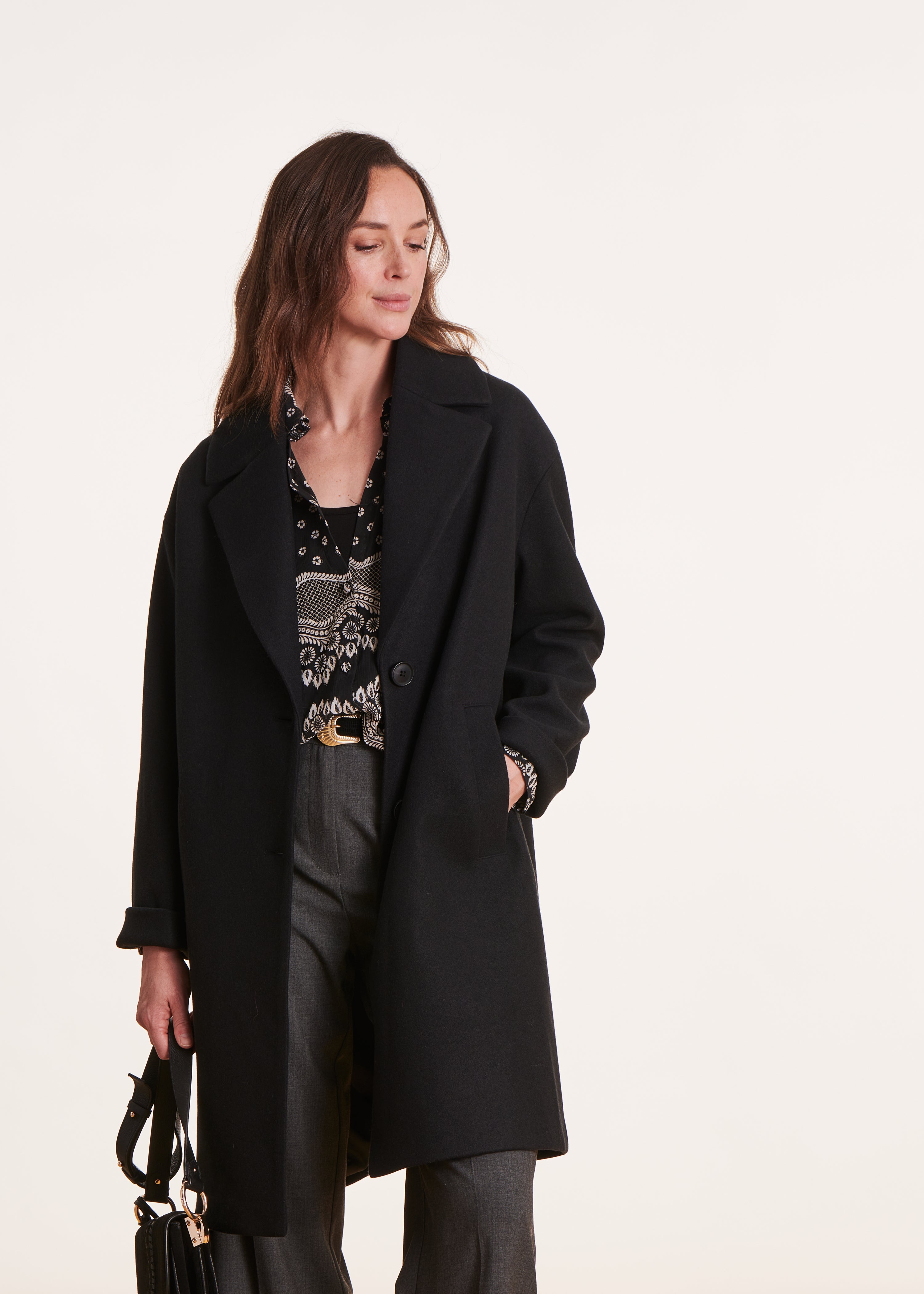 Manteau mi-long noir coupe ample