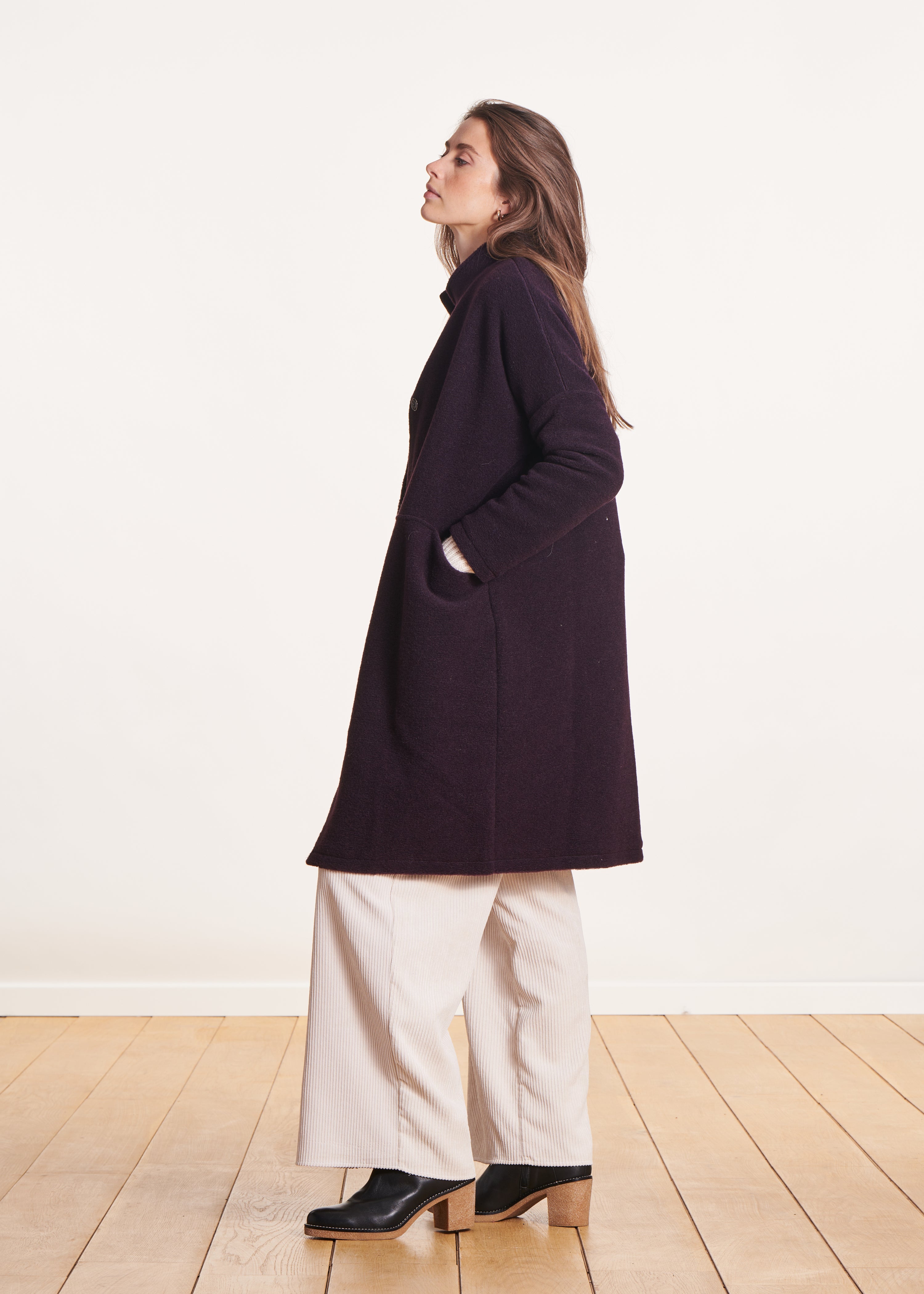 Plum wool coat with small collar