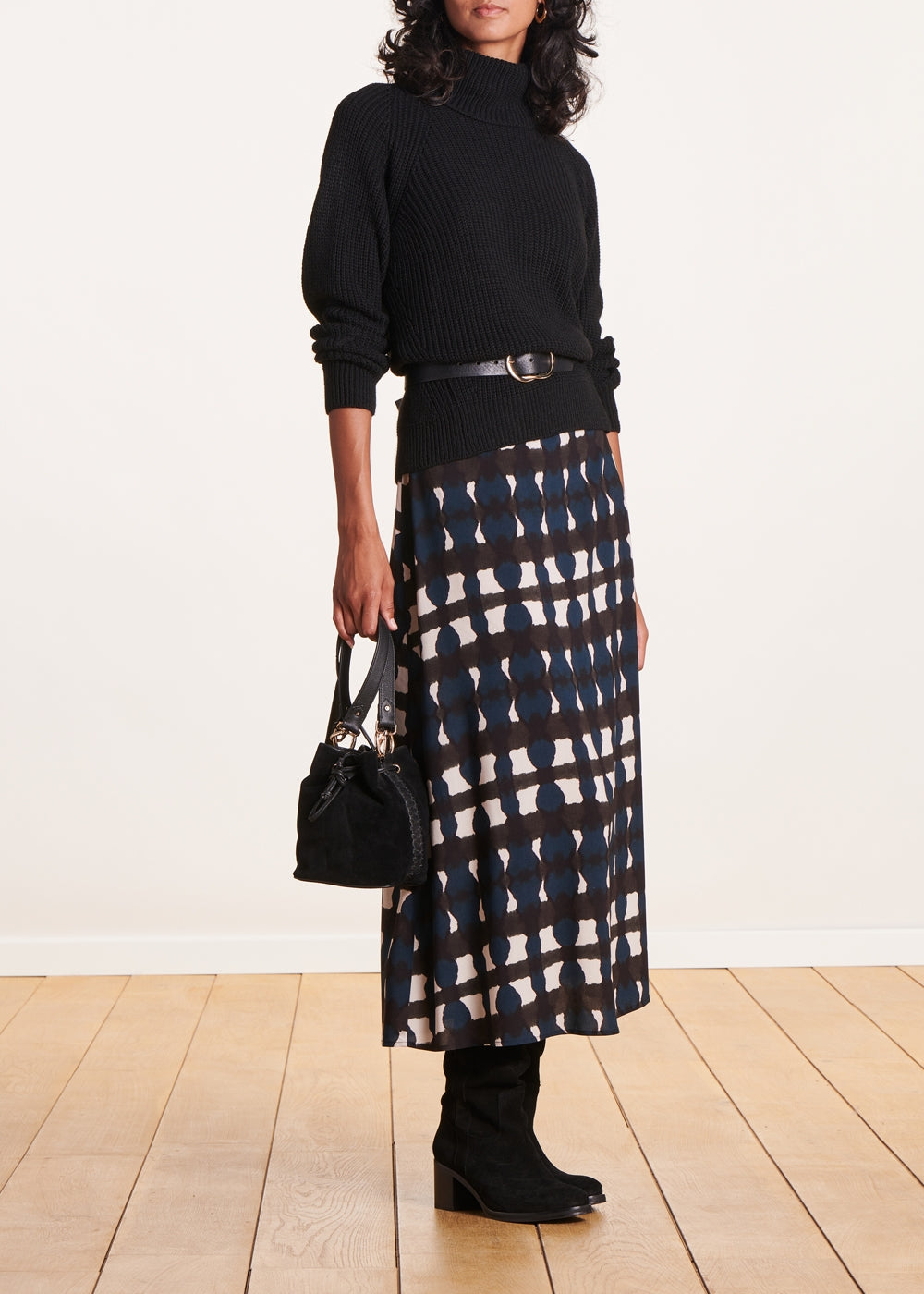 Falda midi acampanada azul con estampado