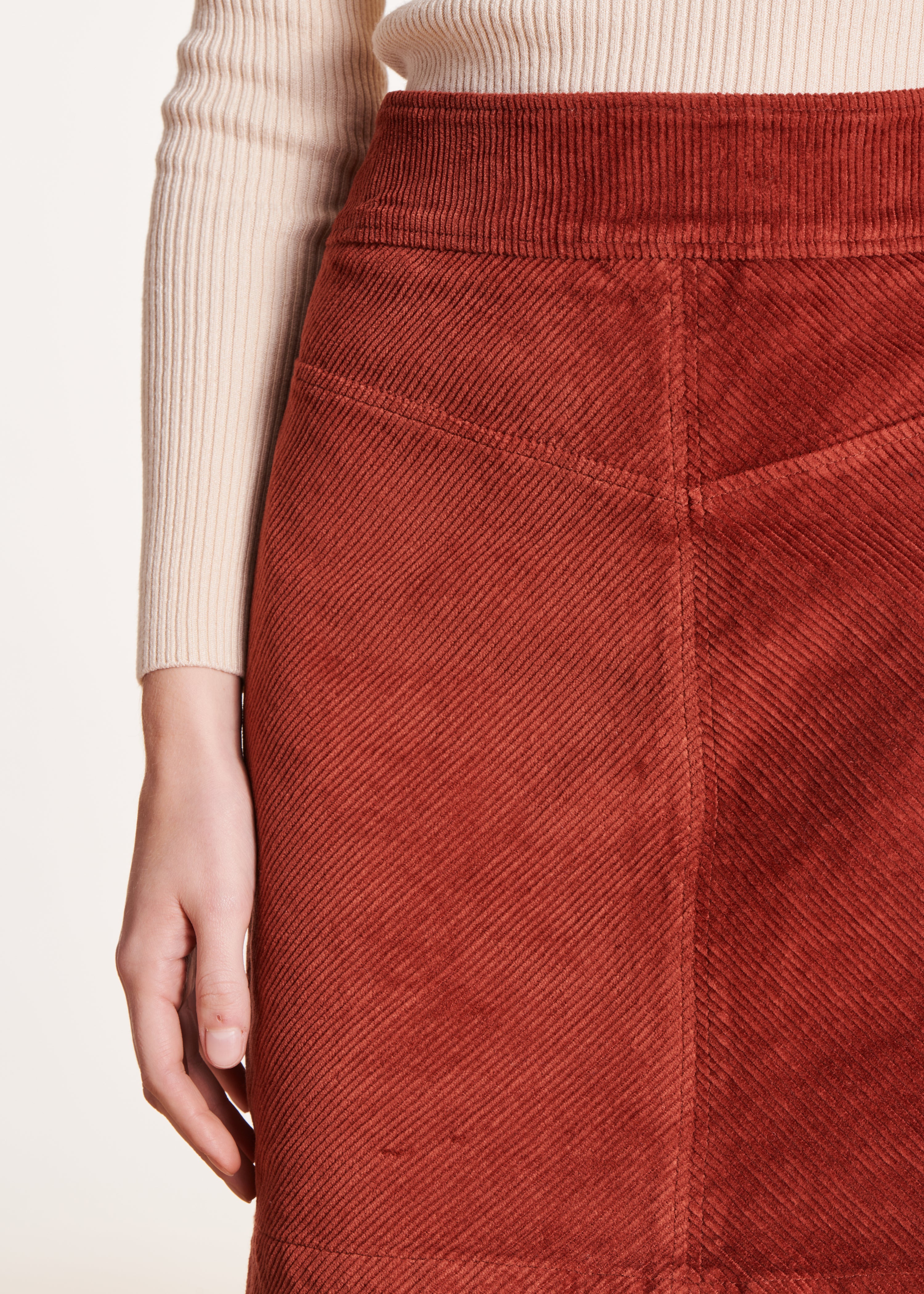 Short terracotta corduroy skirt