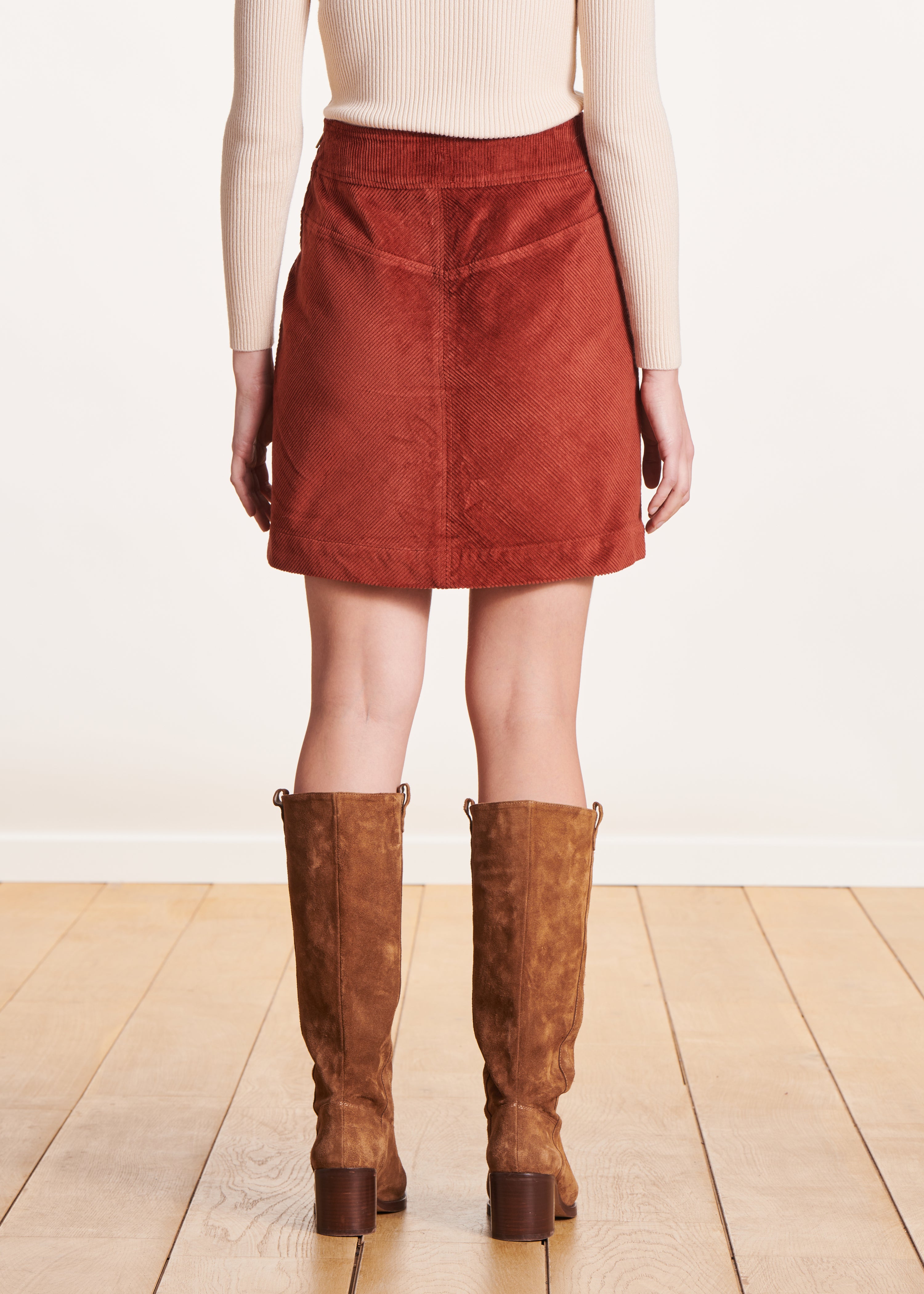 Short terracotta corduroy skirt