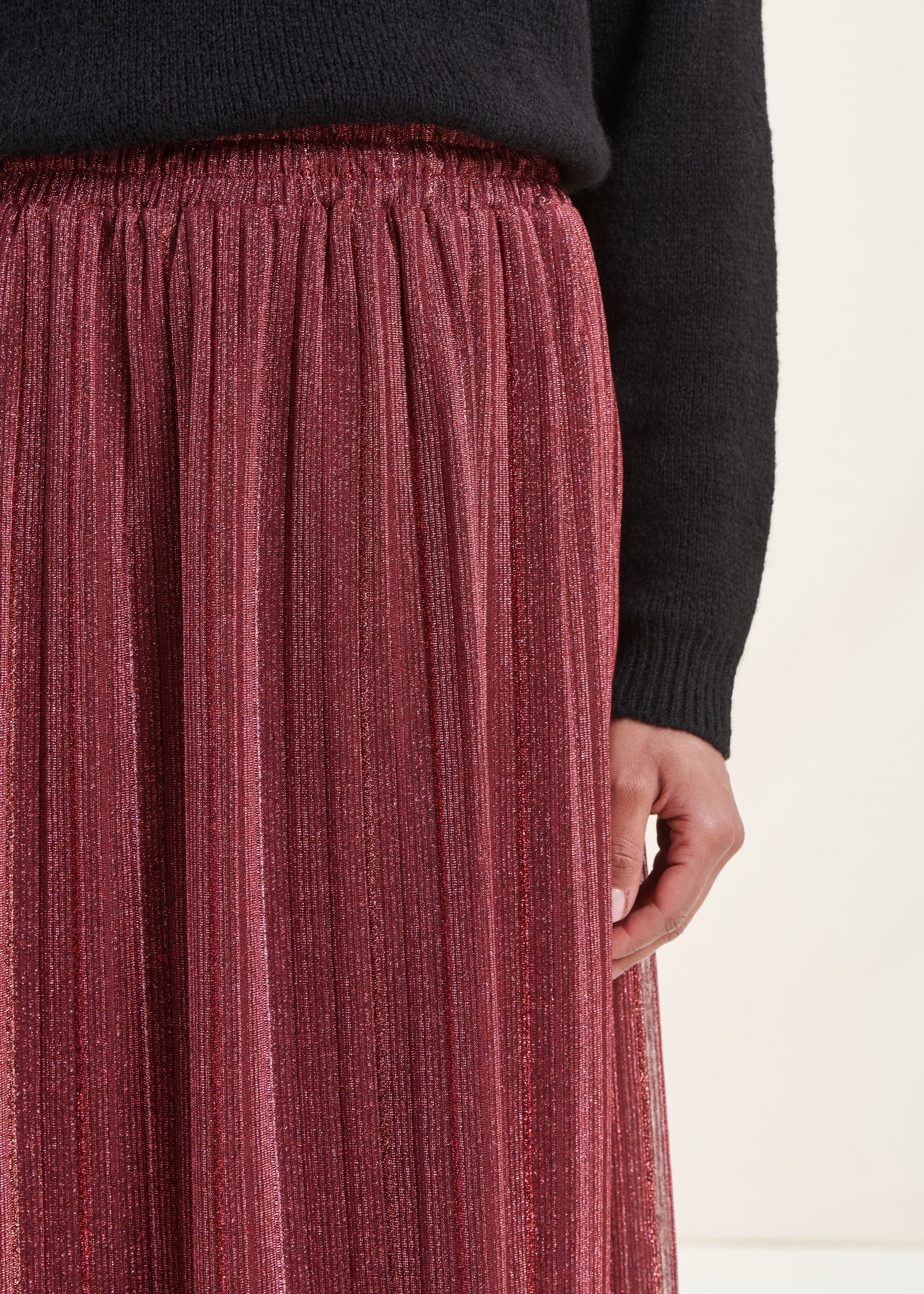 Midi skirt in iridescent burgundy voile