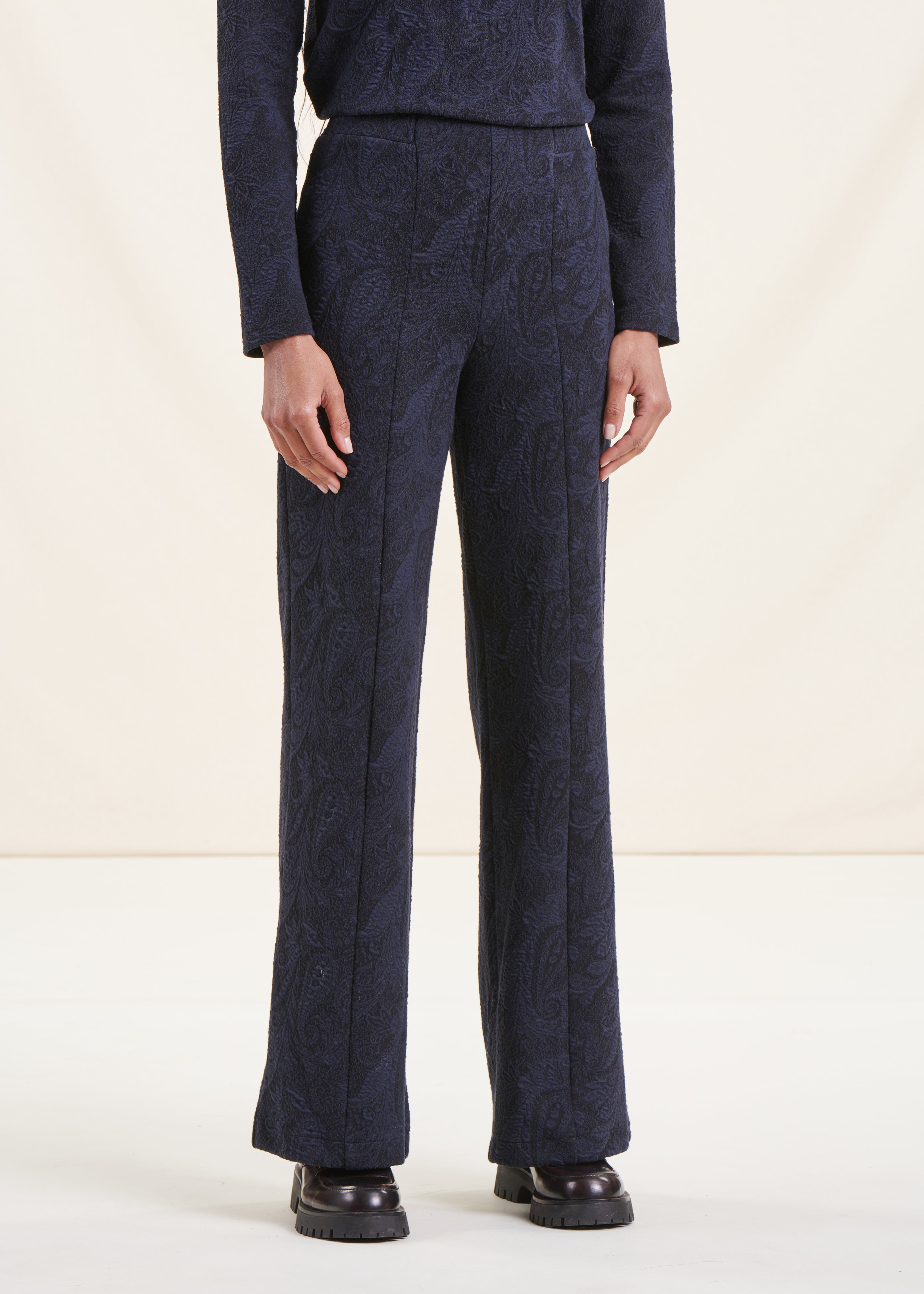 Pantalon droit noir et bleu