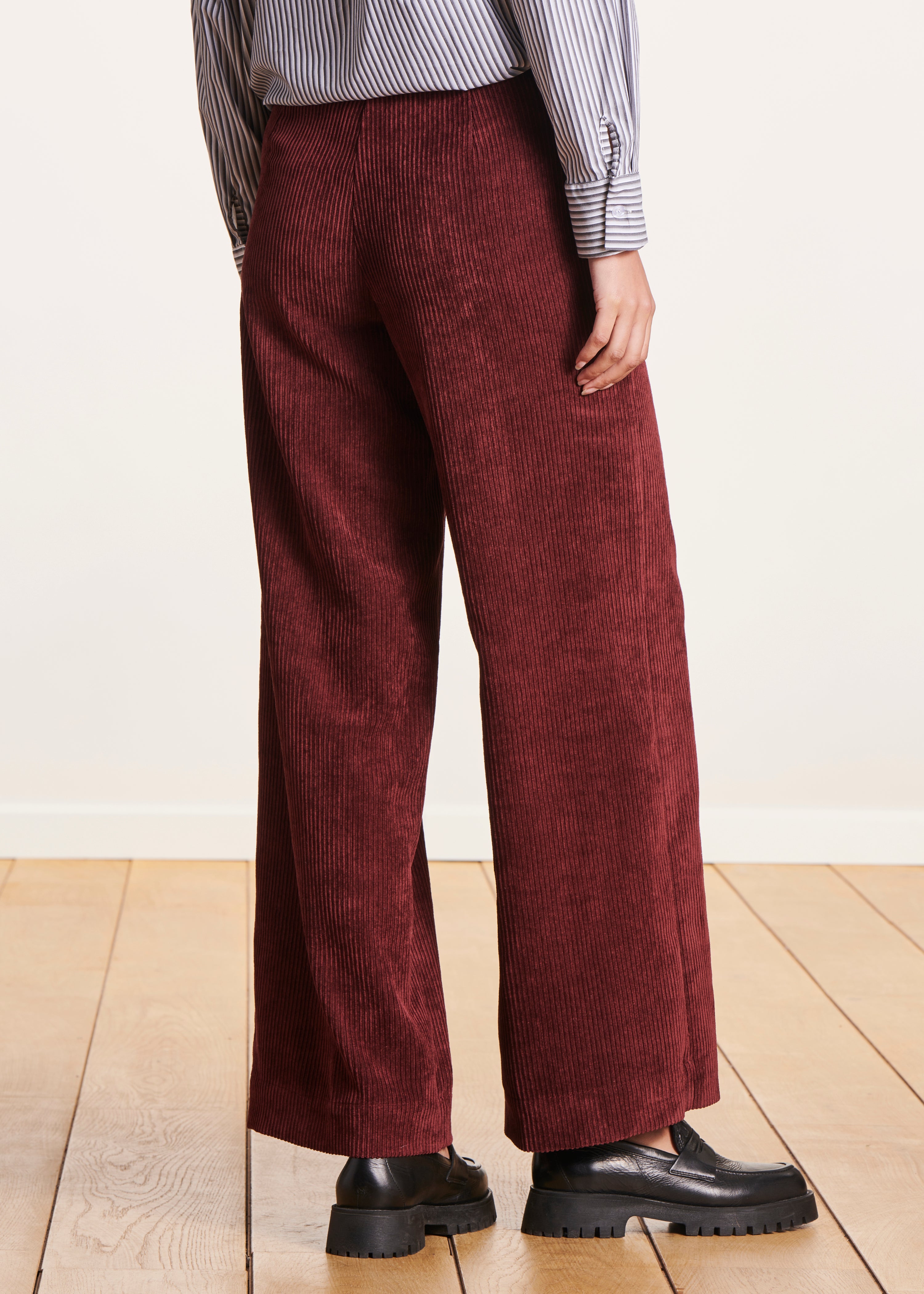 Wijde bordeaux fluwelen broek