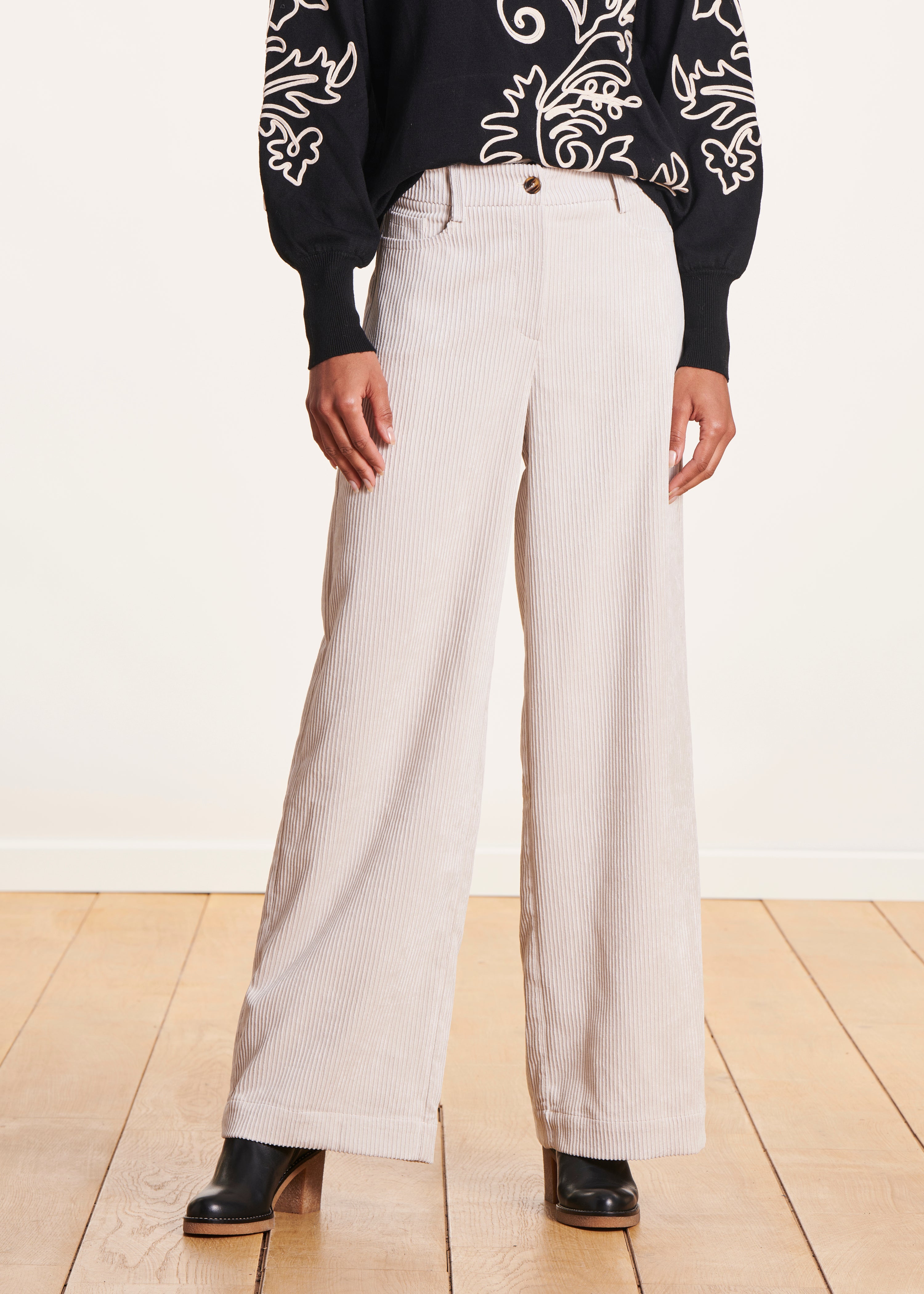 Wide ecru velvet pants