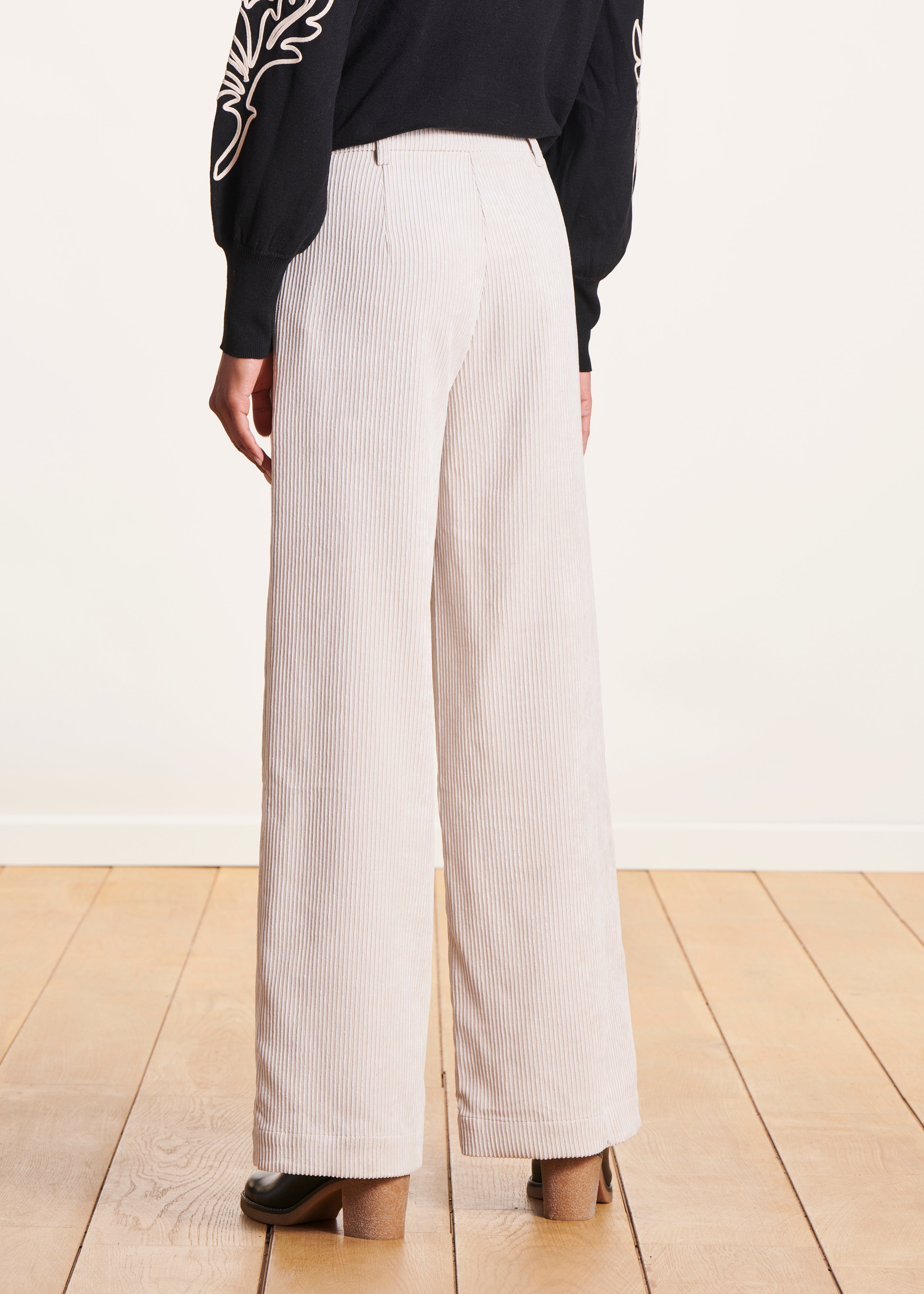 Wide ecru velvet pants