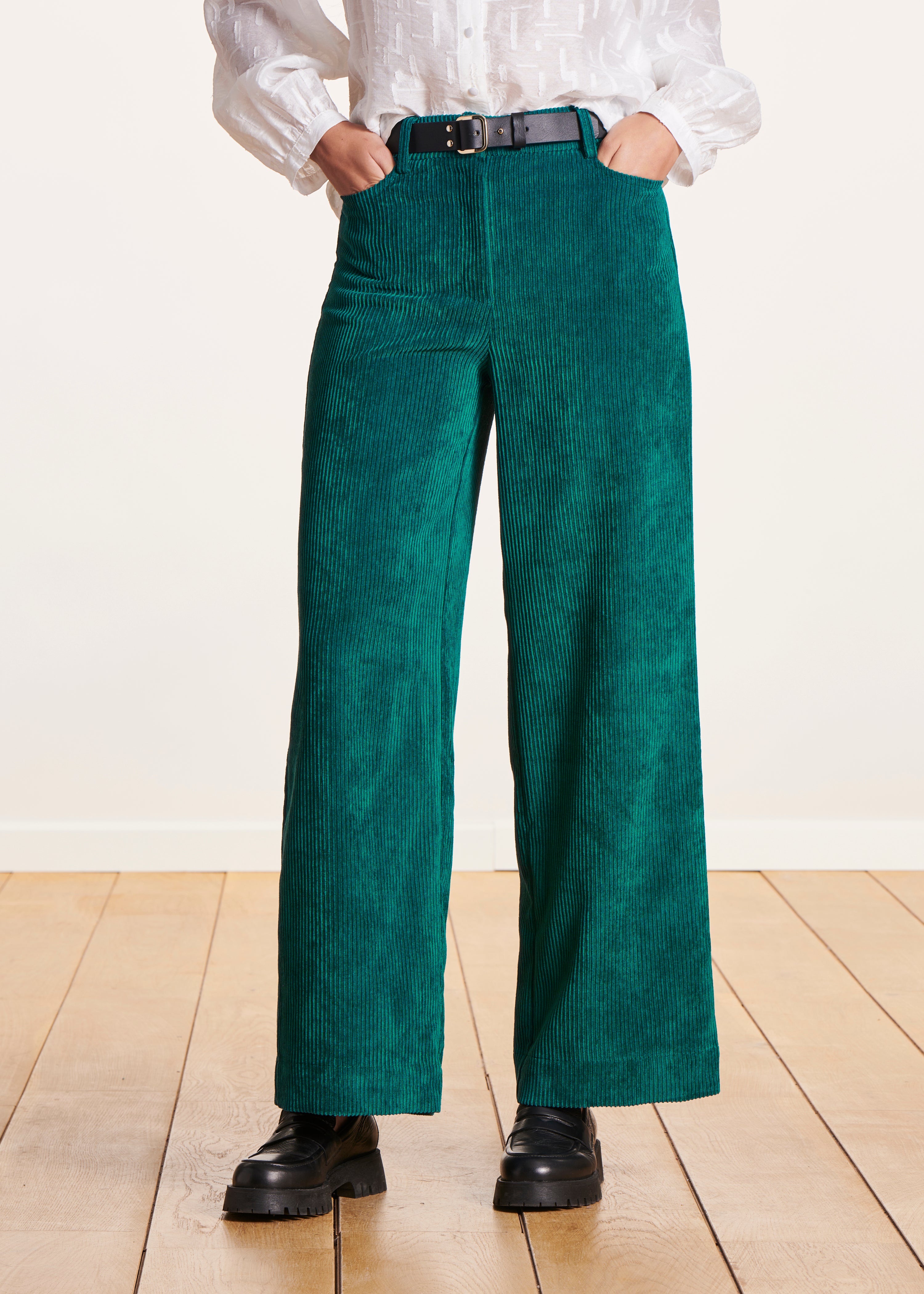 Wide-leg pants in petrol blue velvet