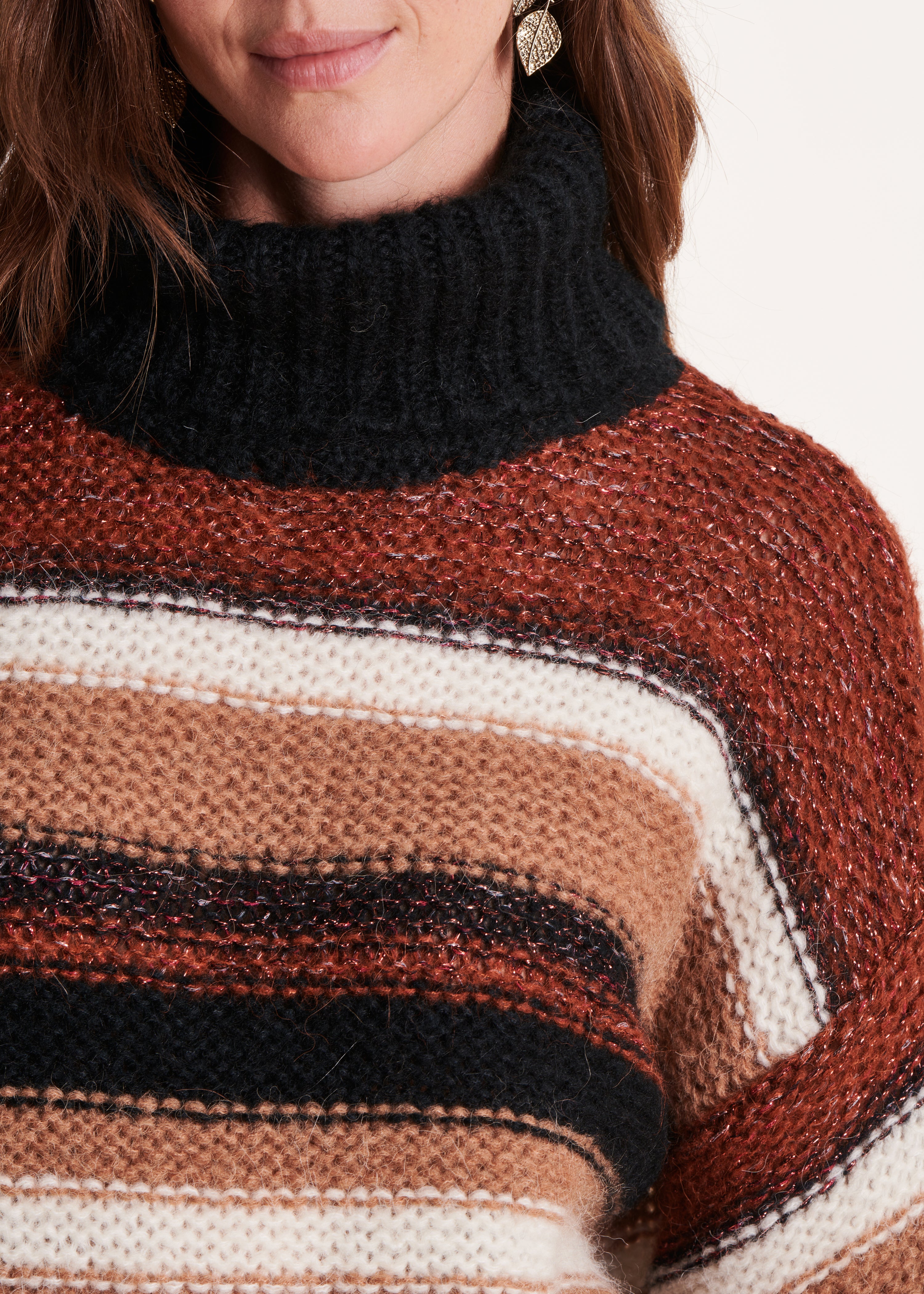 Brown sweater with wide stripes and turtleneck