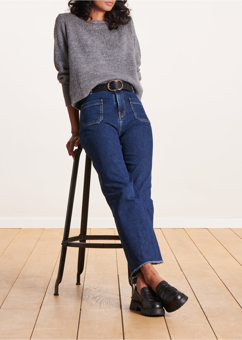 Loose gray straight cut sweater