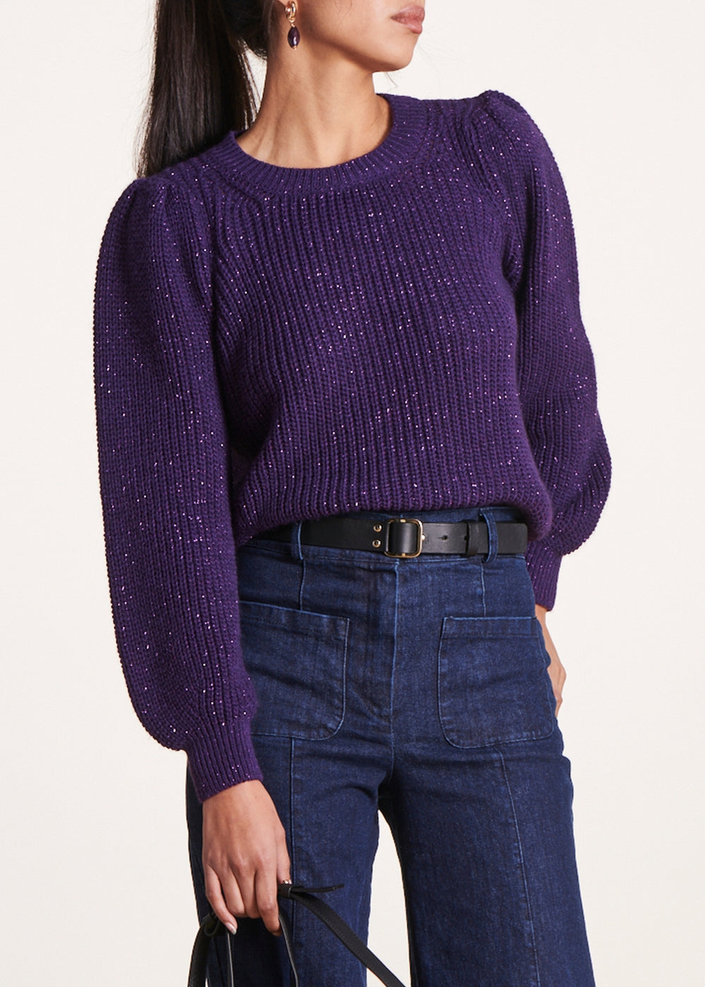 Pull court violet col rond en maille irisée