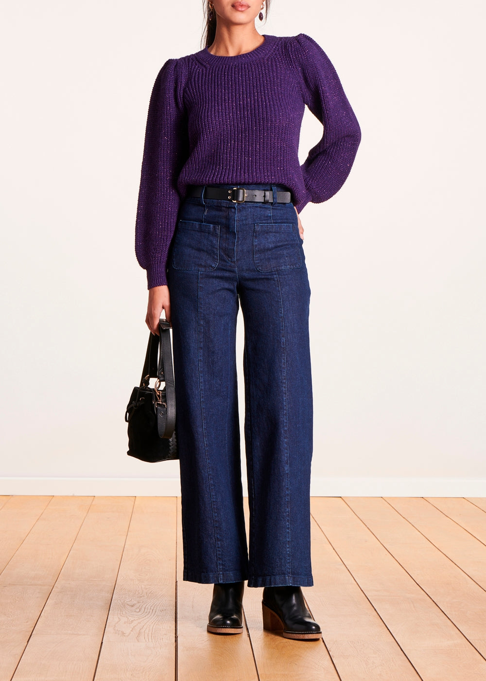 Pull court violet col rond en maille irisée