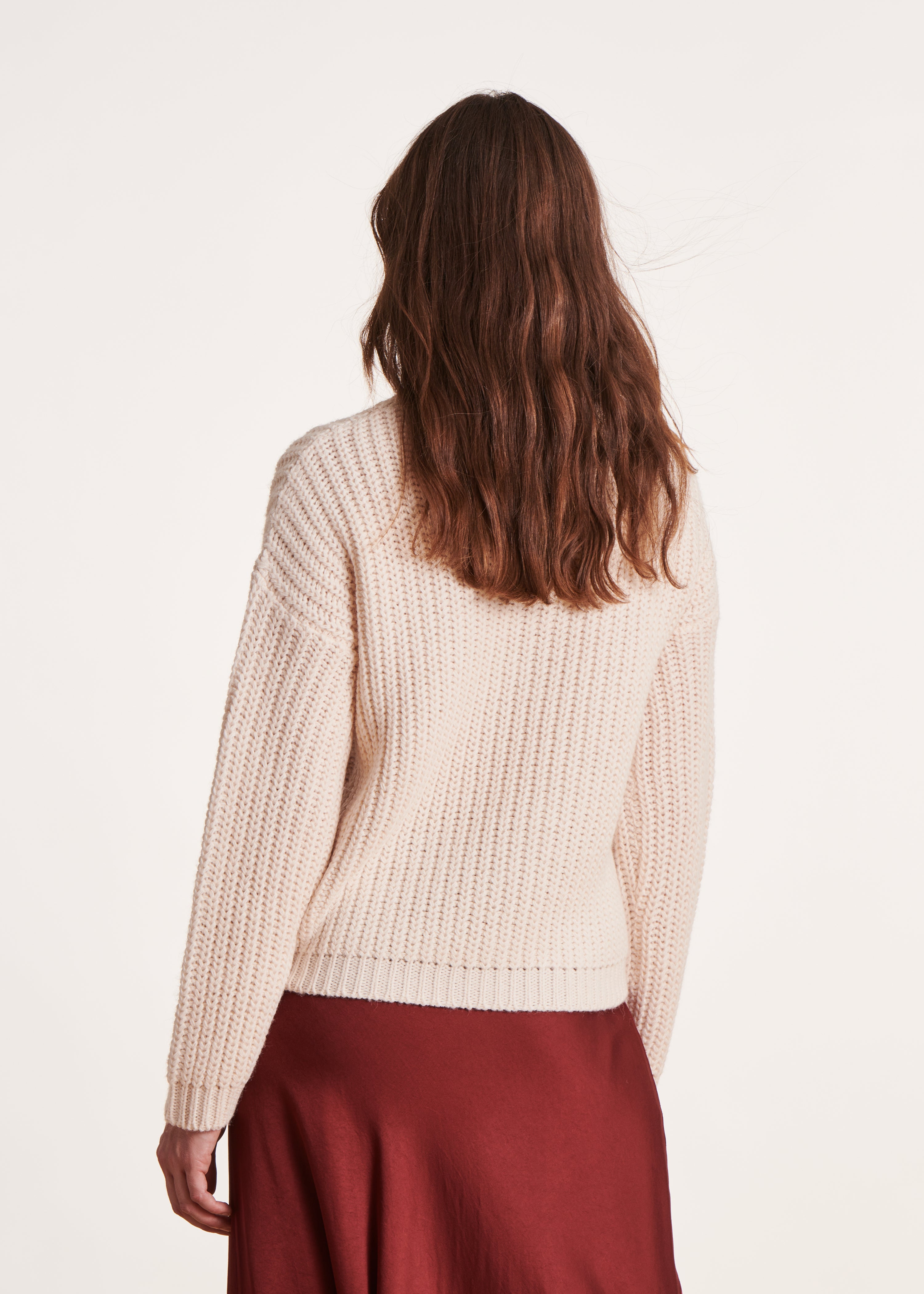 Short ecru sweater with high collar