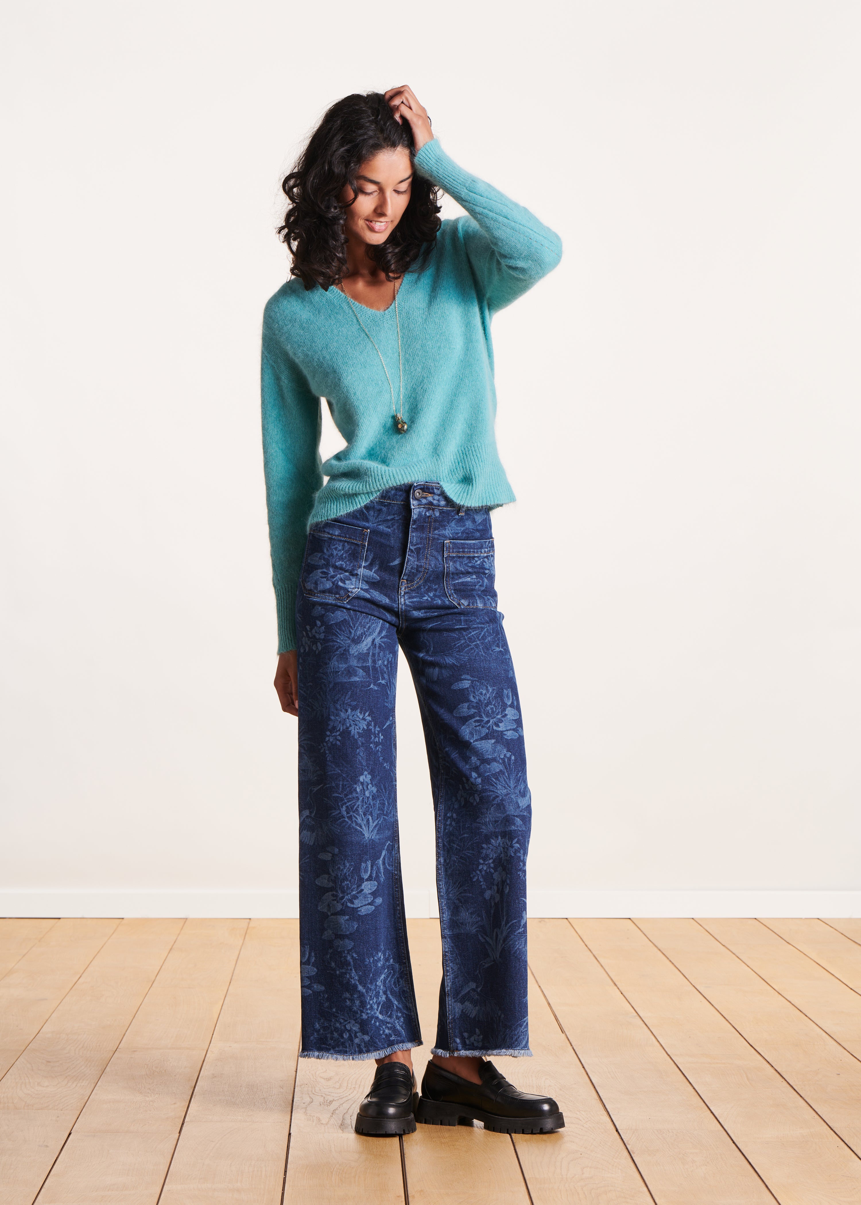 Mint green short V-neck angora sweater