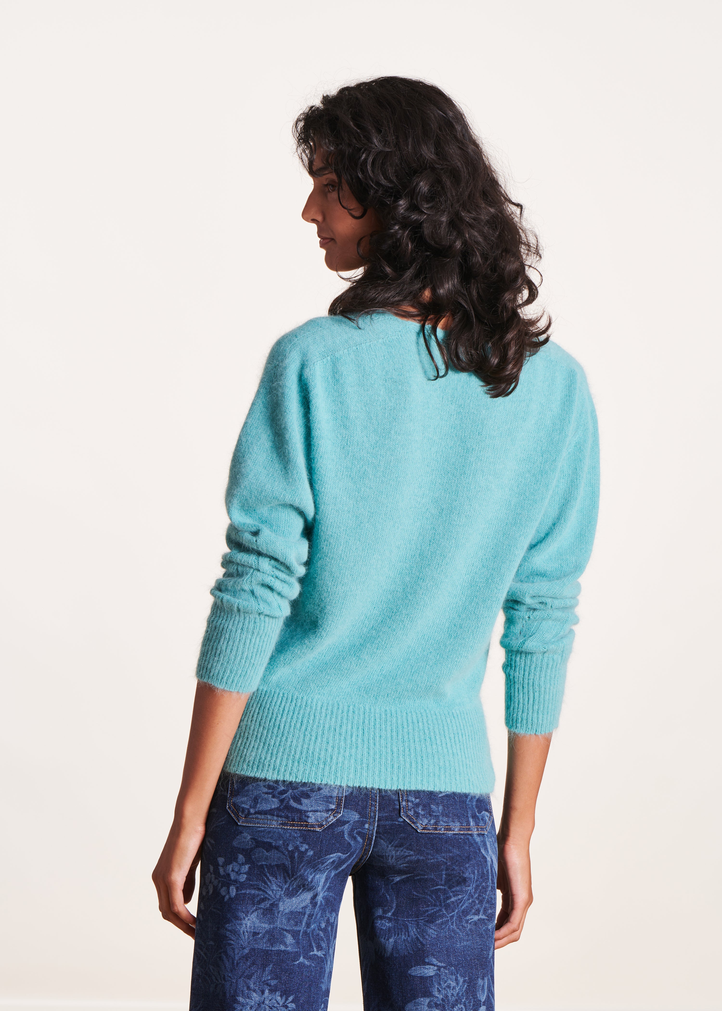 Pull vert menthe court col V en angora