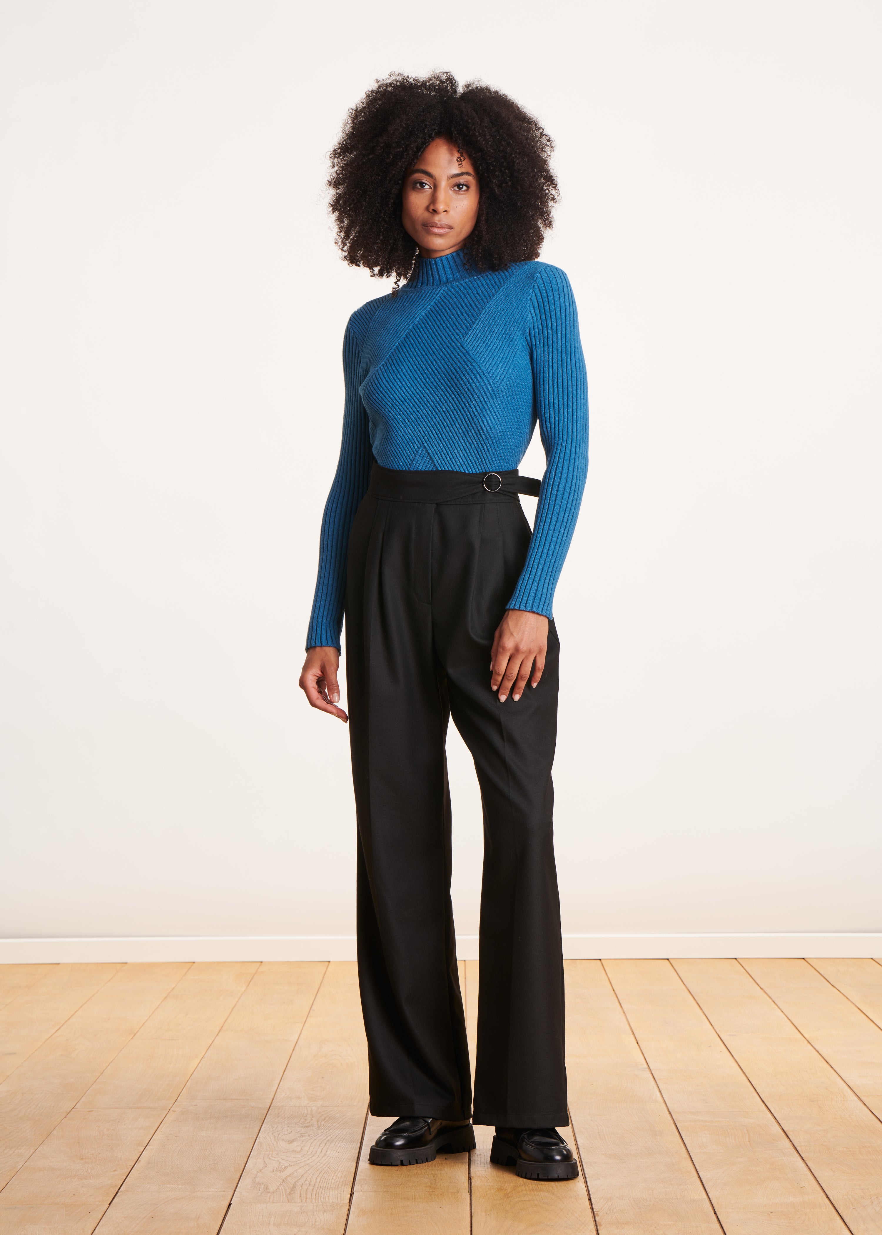 Blue ribbed jumper with stand-up collar