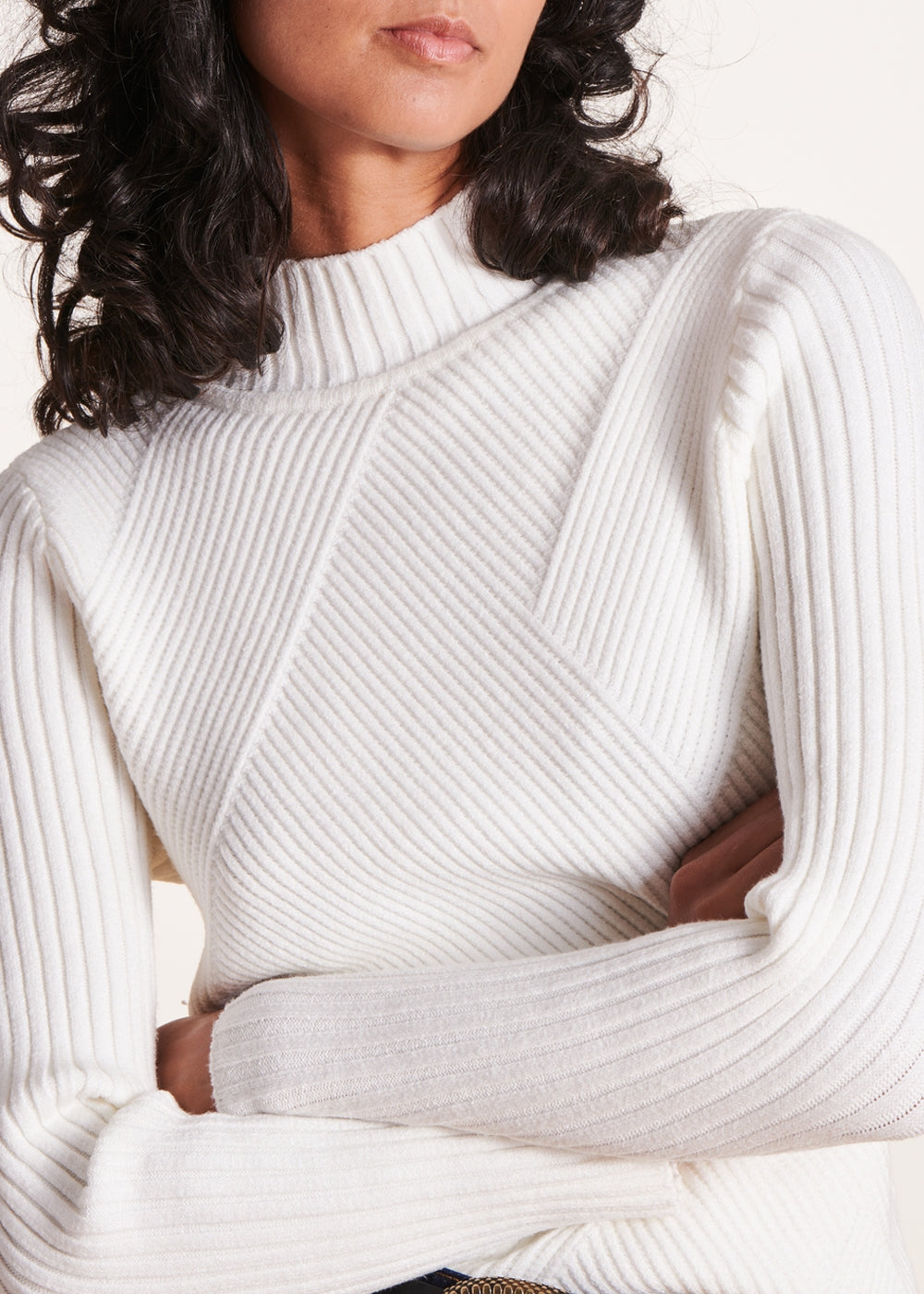 Ecru ribbed jumper with stand-up collar