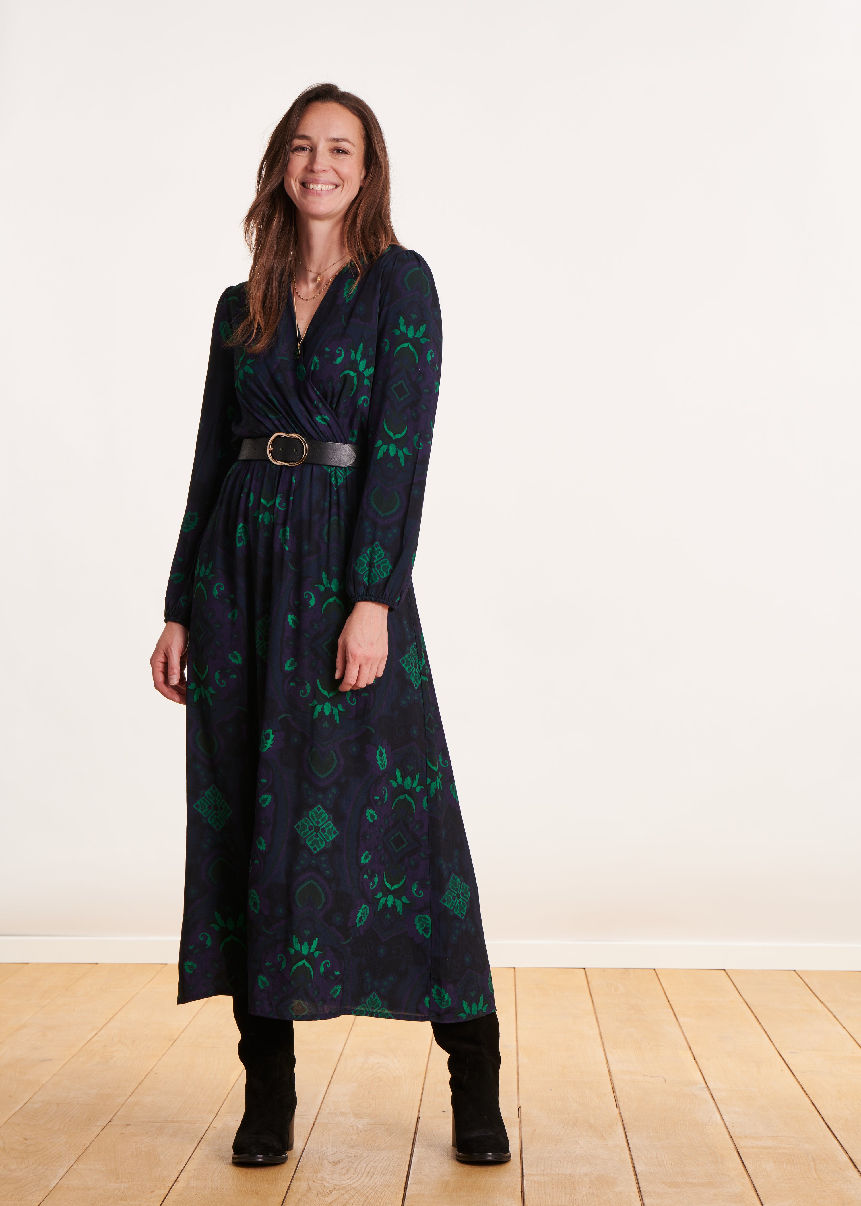 Robe longue cache-cœur à imprimé bleu et vert