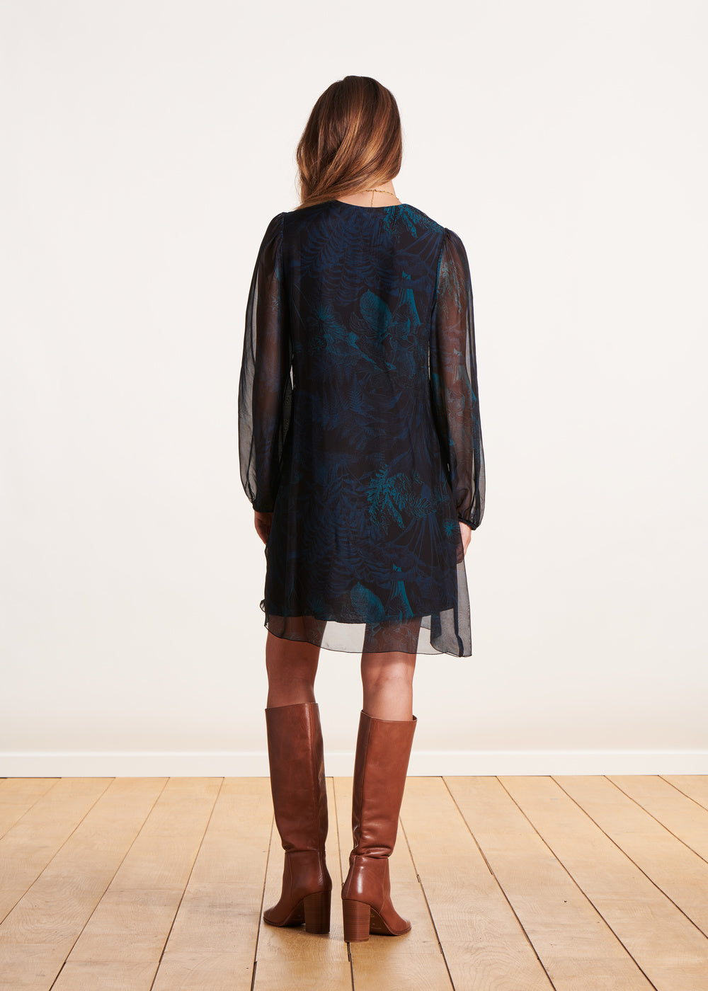 Robe courte évasée en voile noir et bleu