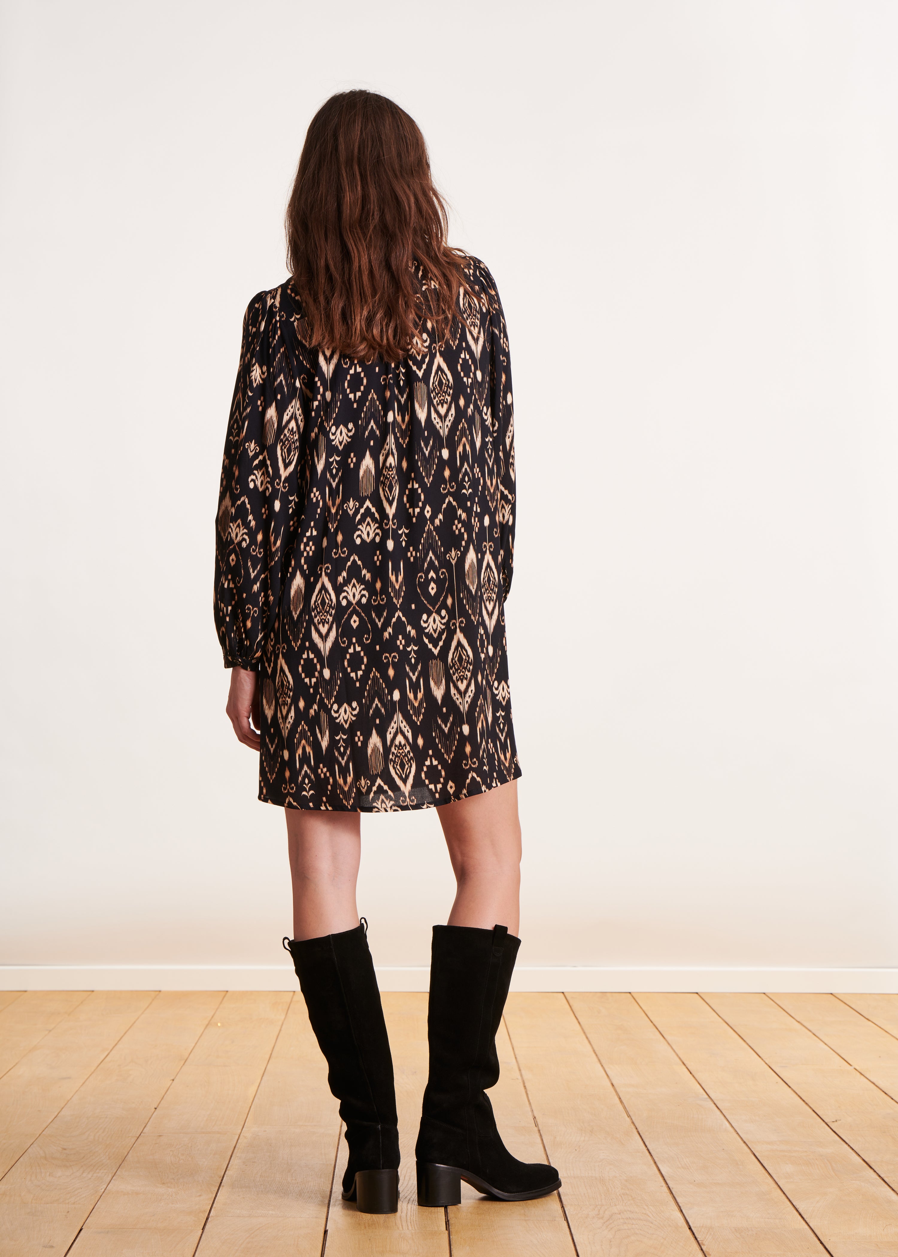 Robe courte noire à imprimé La Fée Maraboutée - Main Image