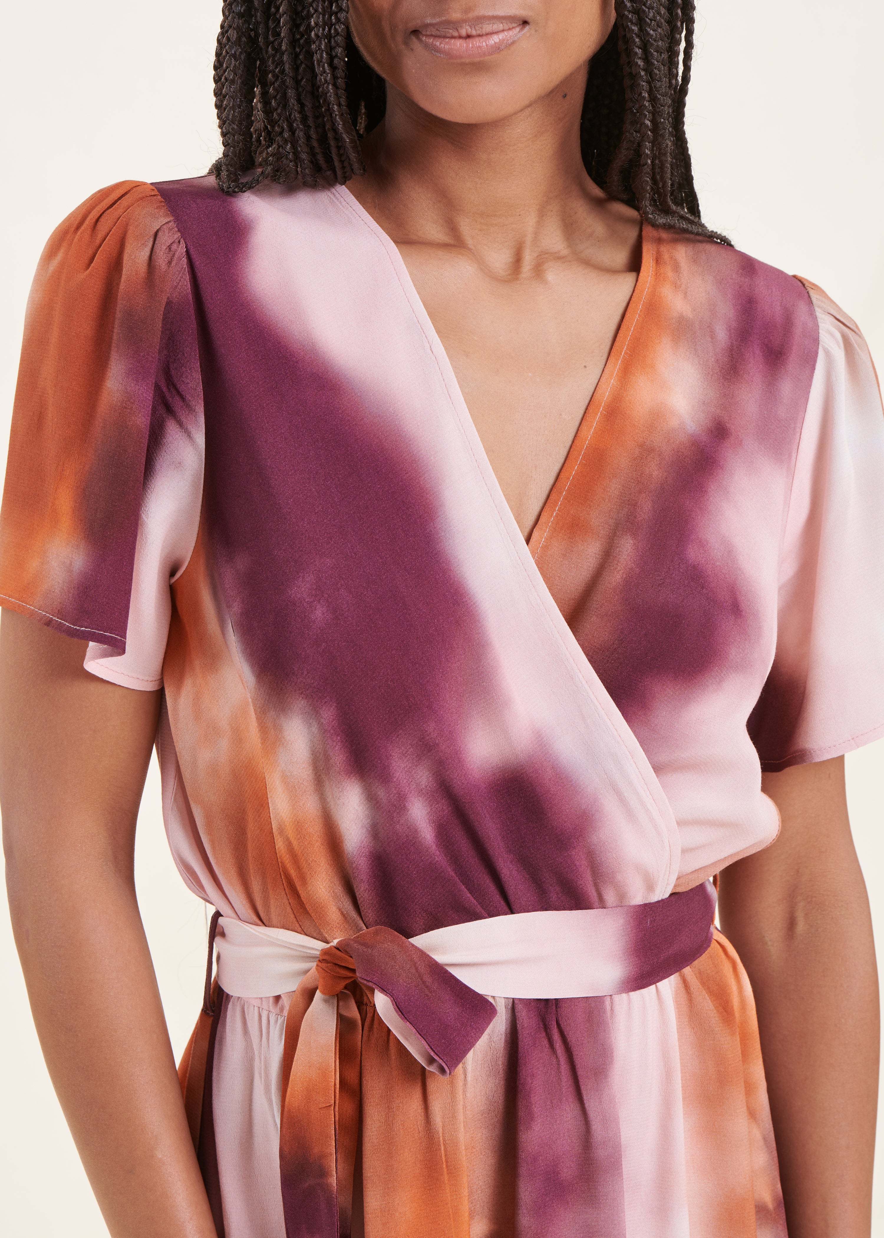 Lange wikkeljurk met tie-dye-print