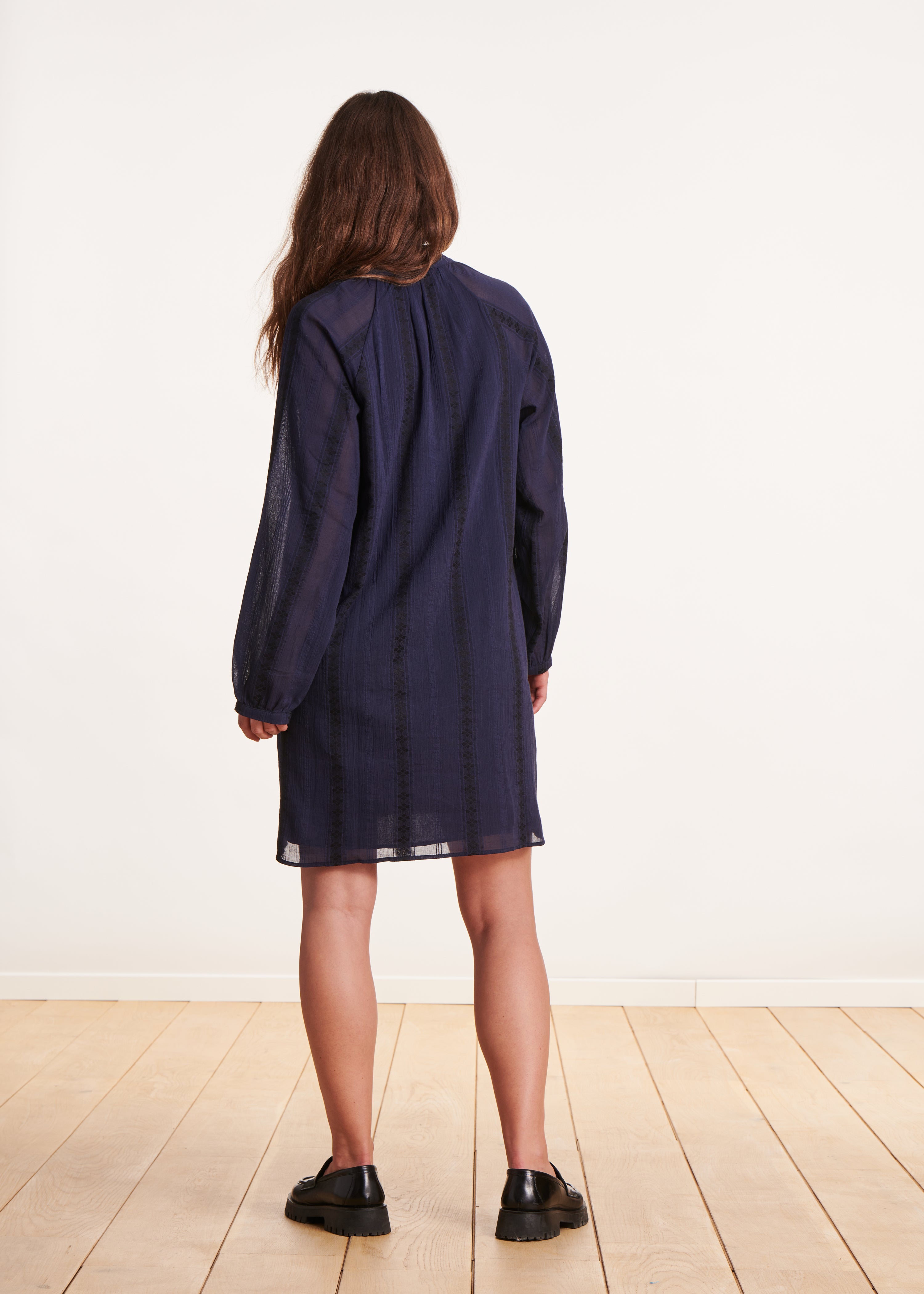 Robe courte ample en voile bleu marine