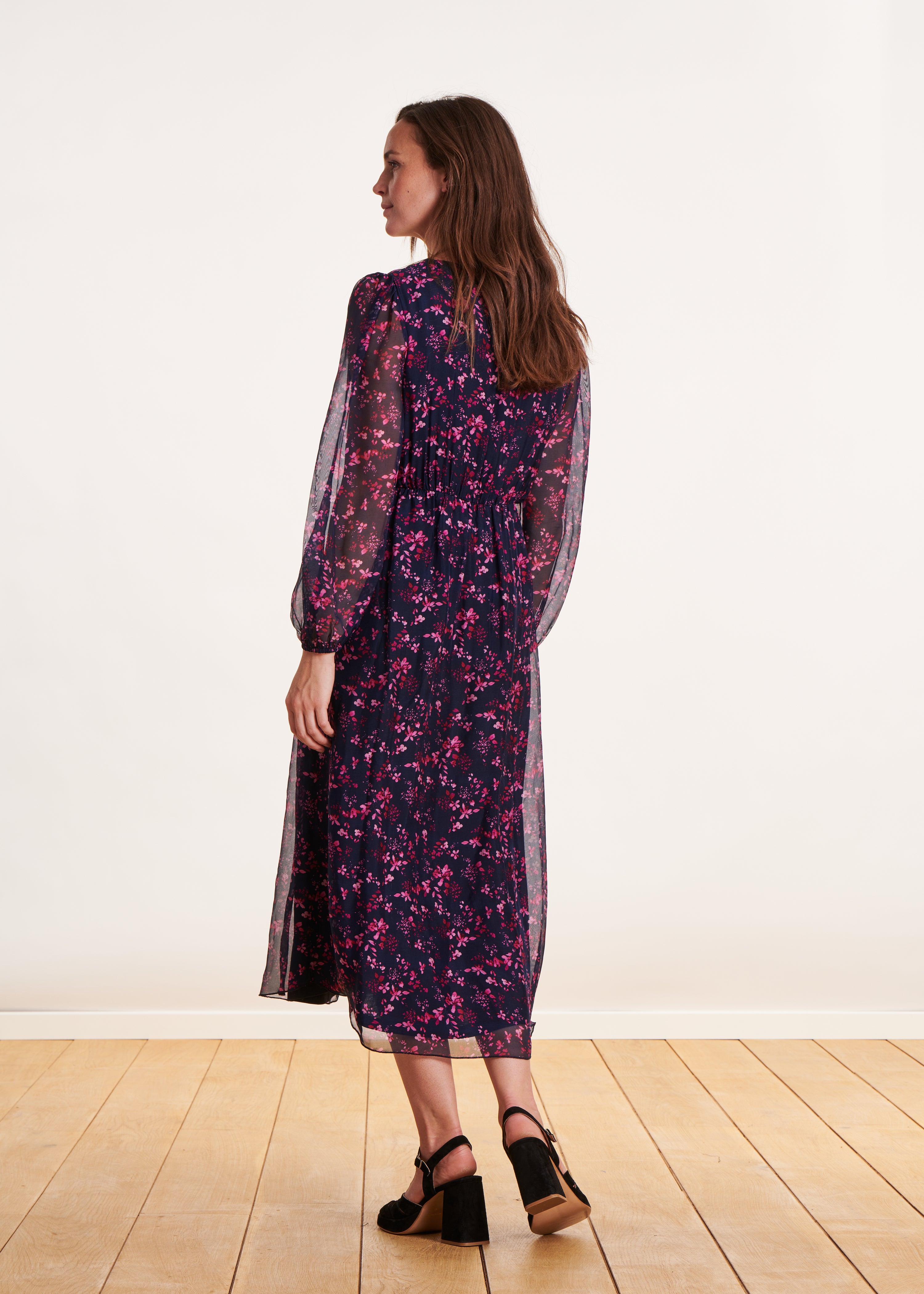 Mid-length dress in blue and purple floral printed voile