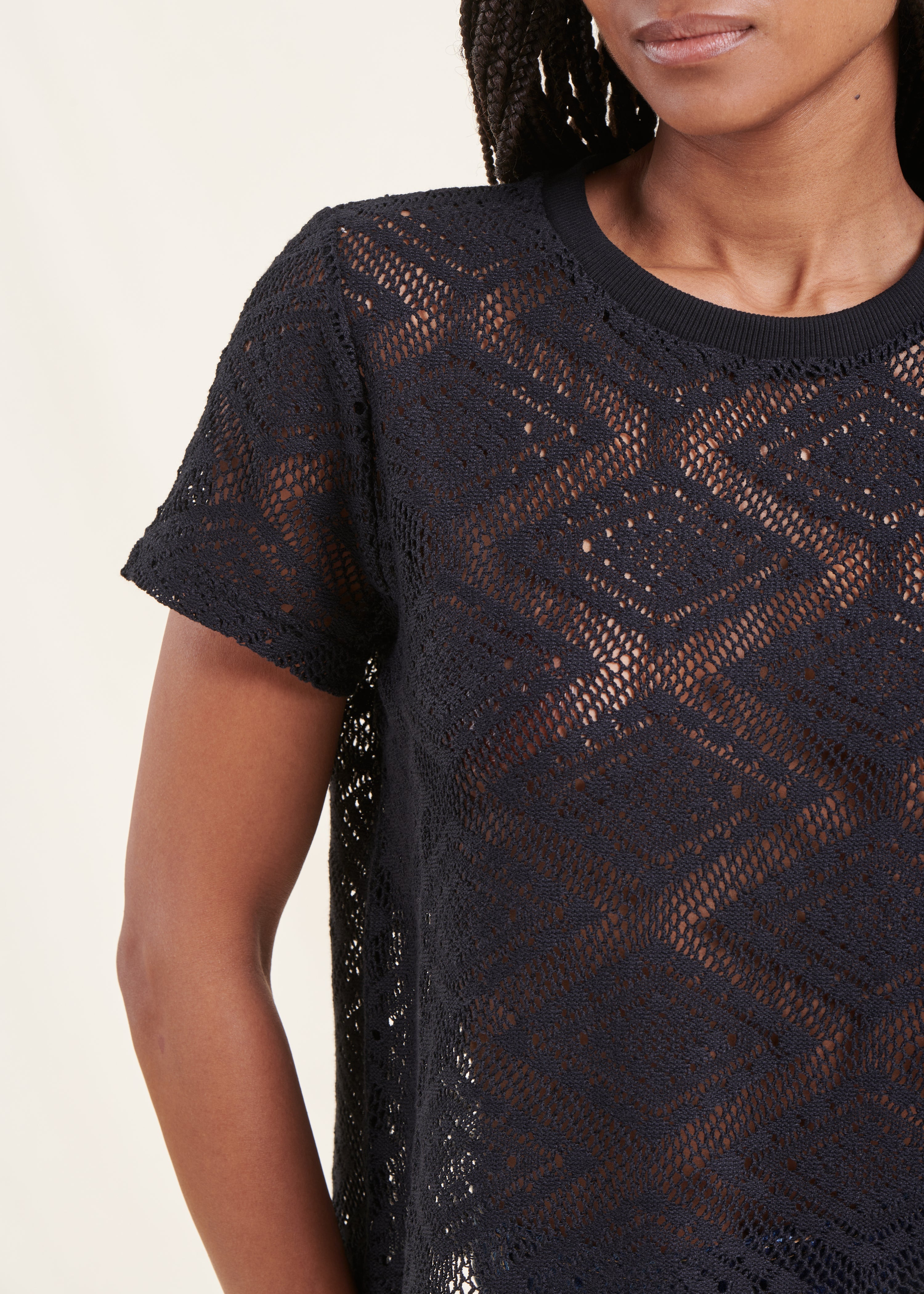 black short-sleeved organic cotton lace t-shirt