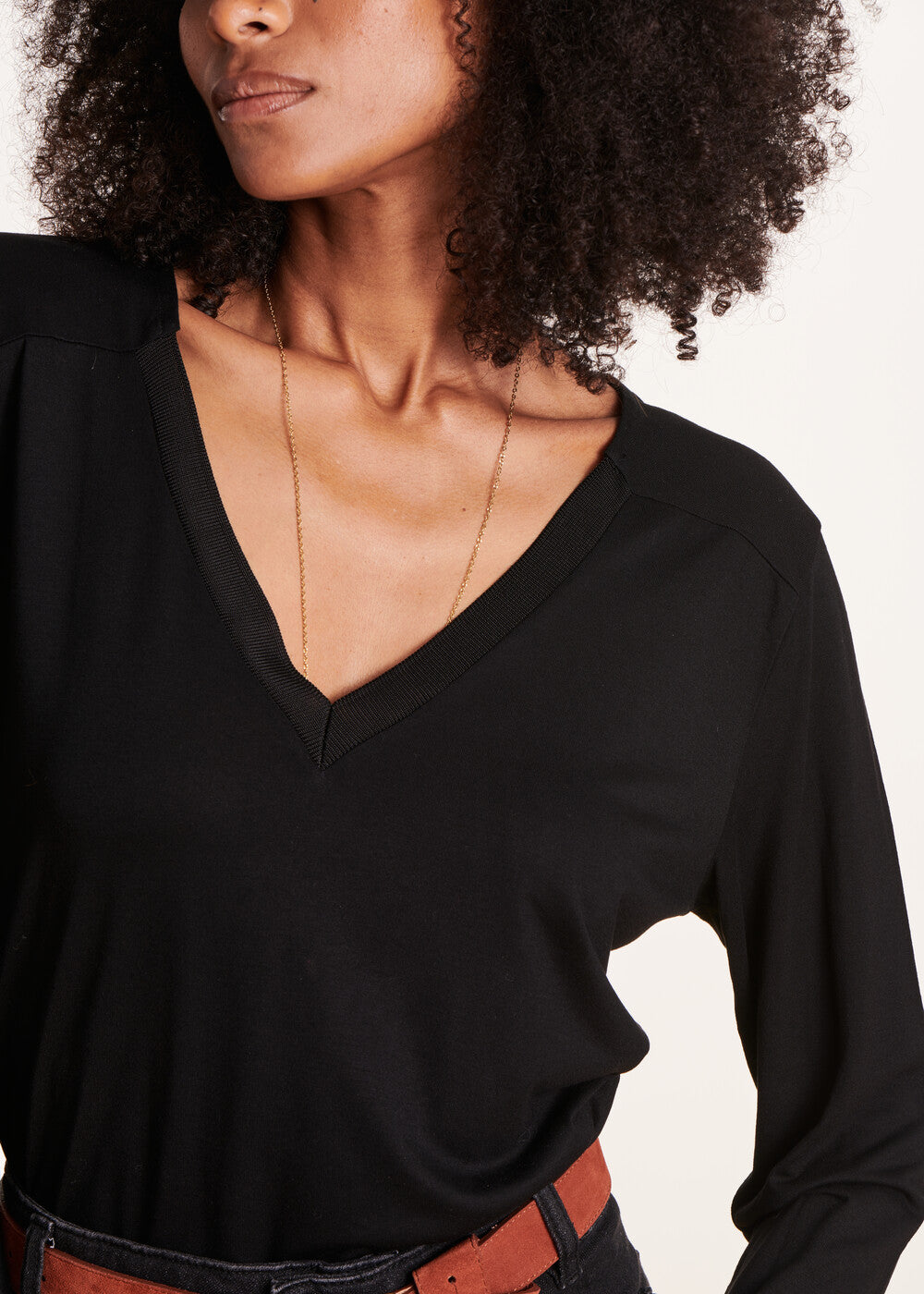 black long-sleeved V-neck t-shirt