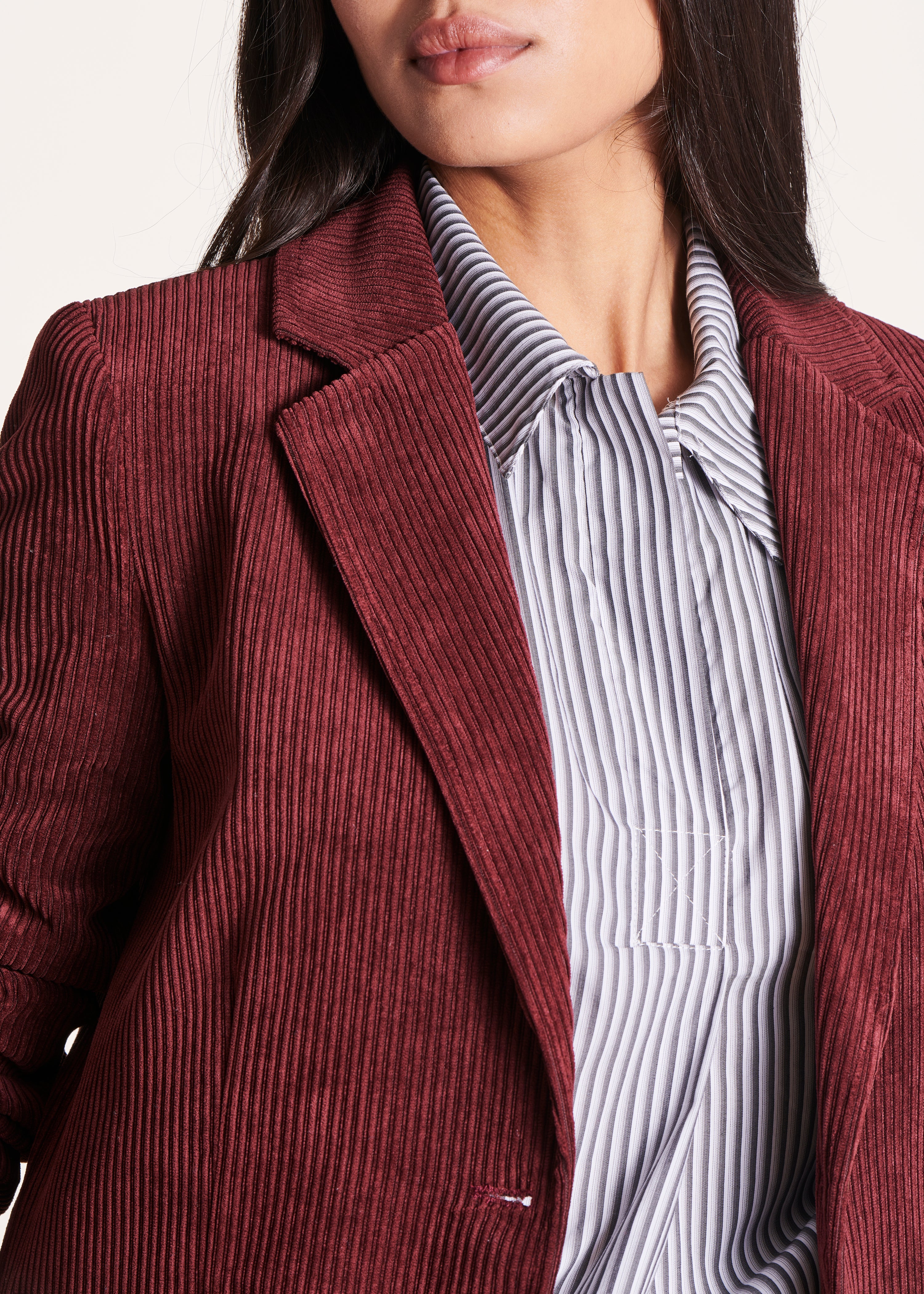 Veste tailleur bordeaux en velours