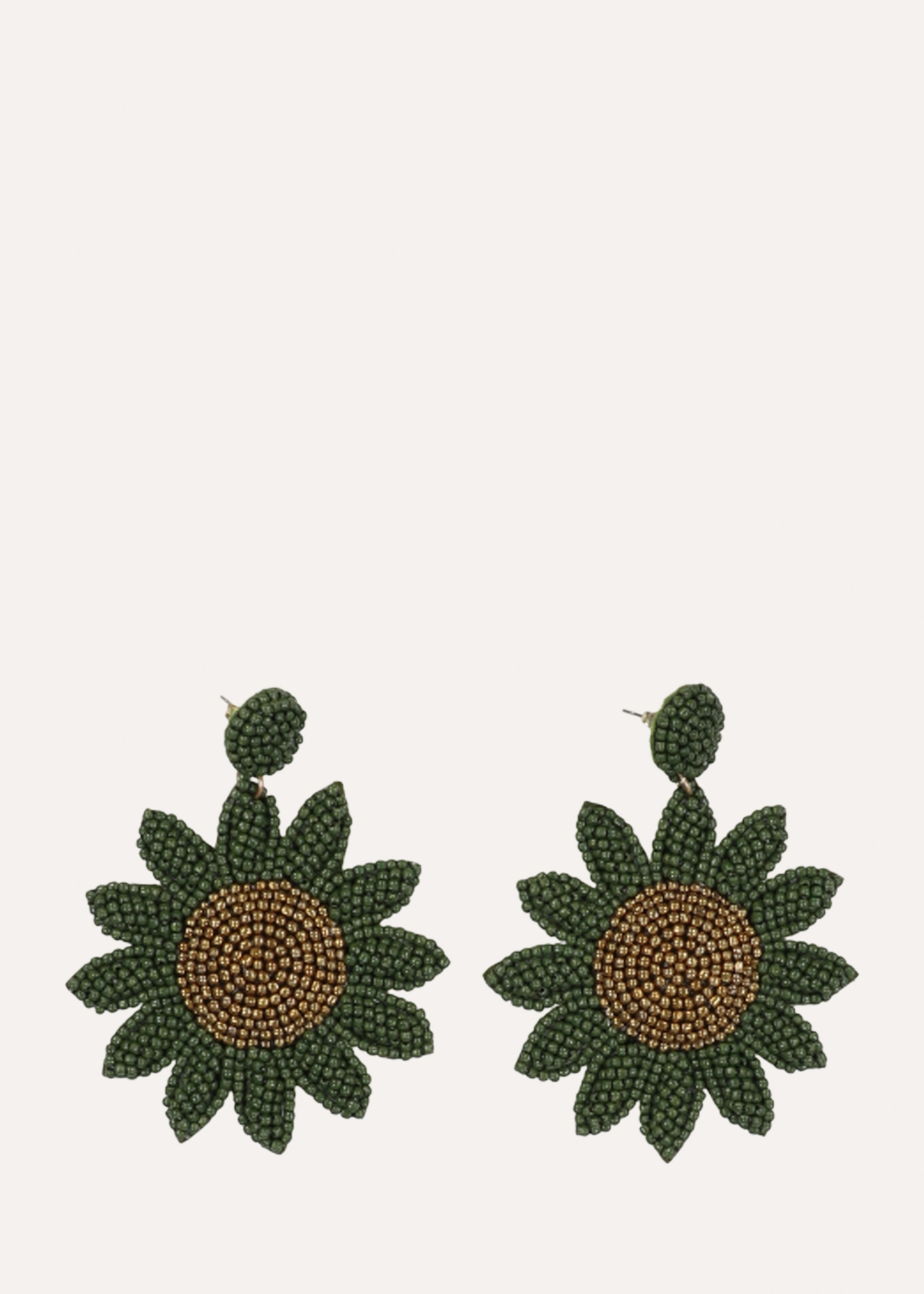 Khaki pearl earrings