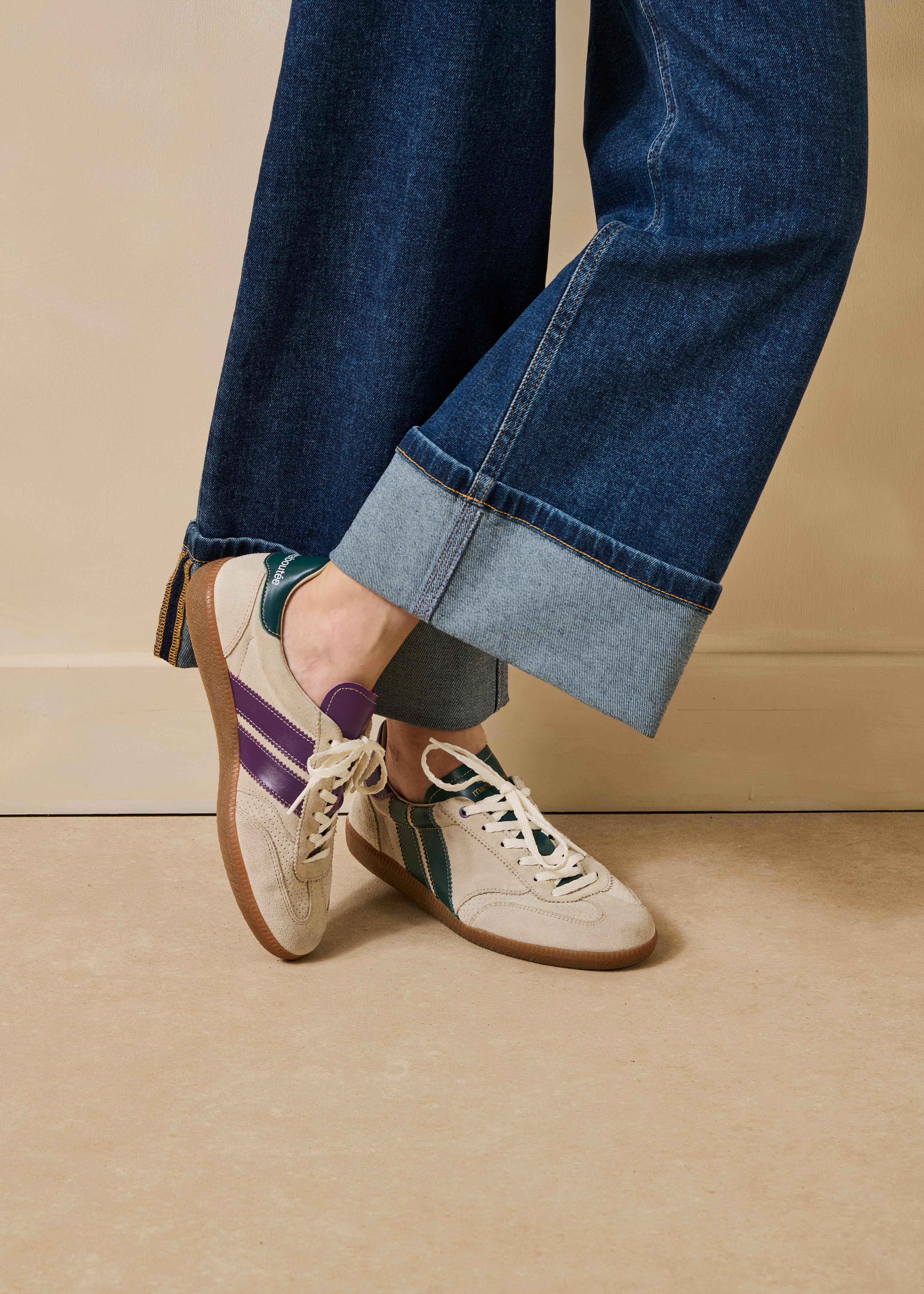Baskets asymétriques beiges en cuir