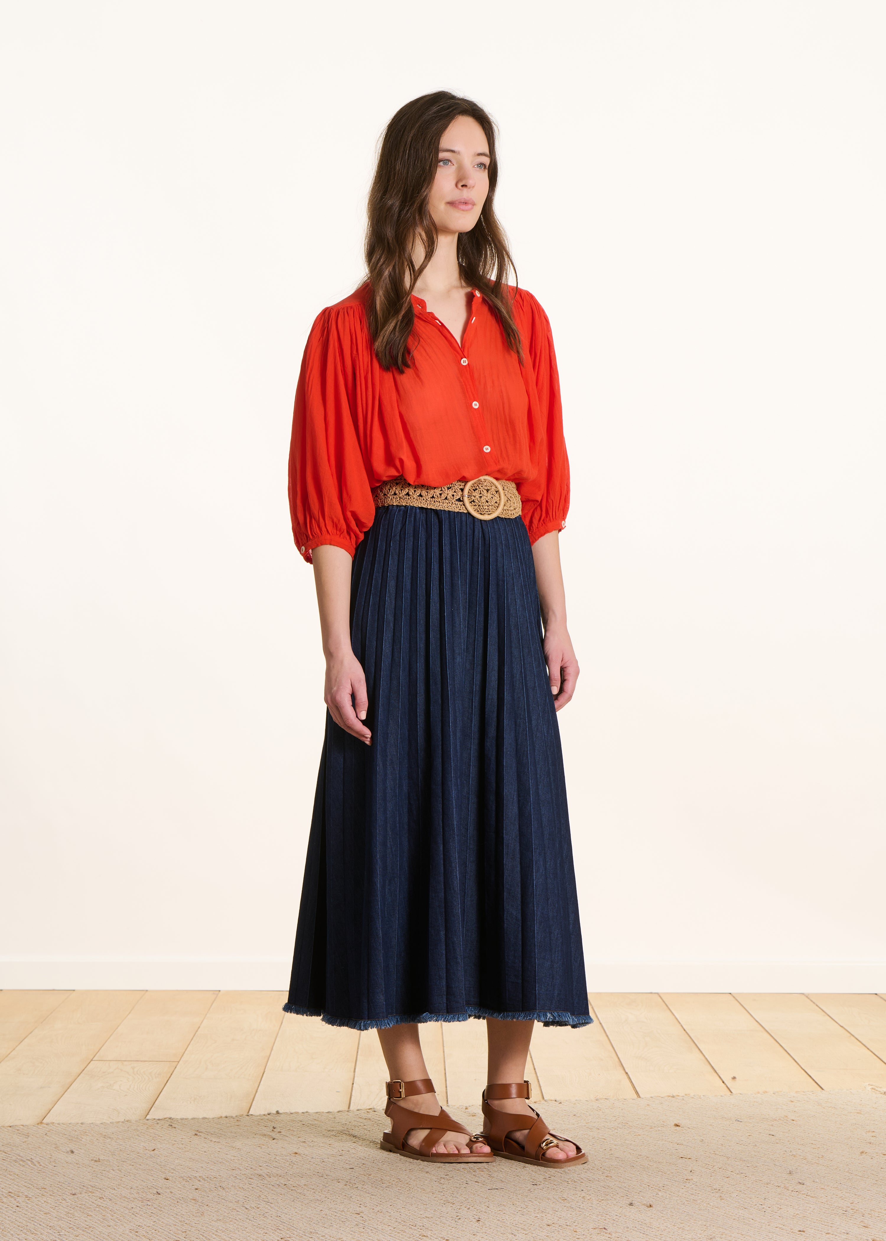 Jupe longue plissée en jean brut