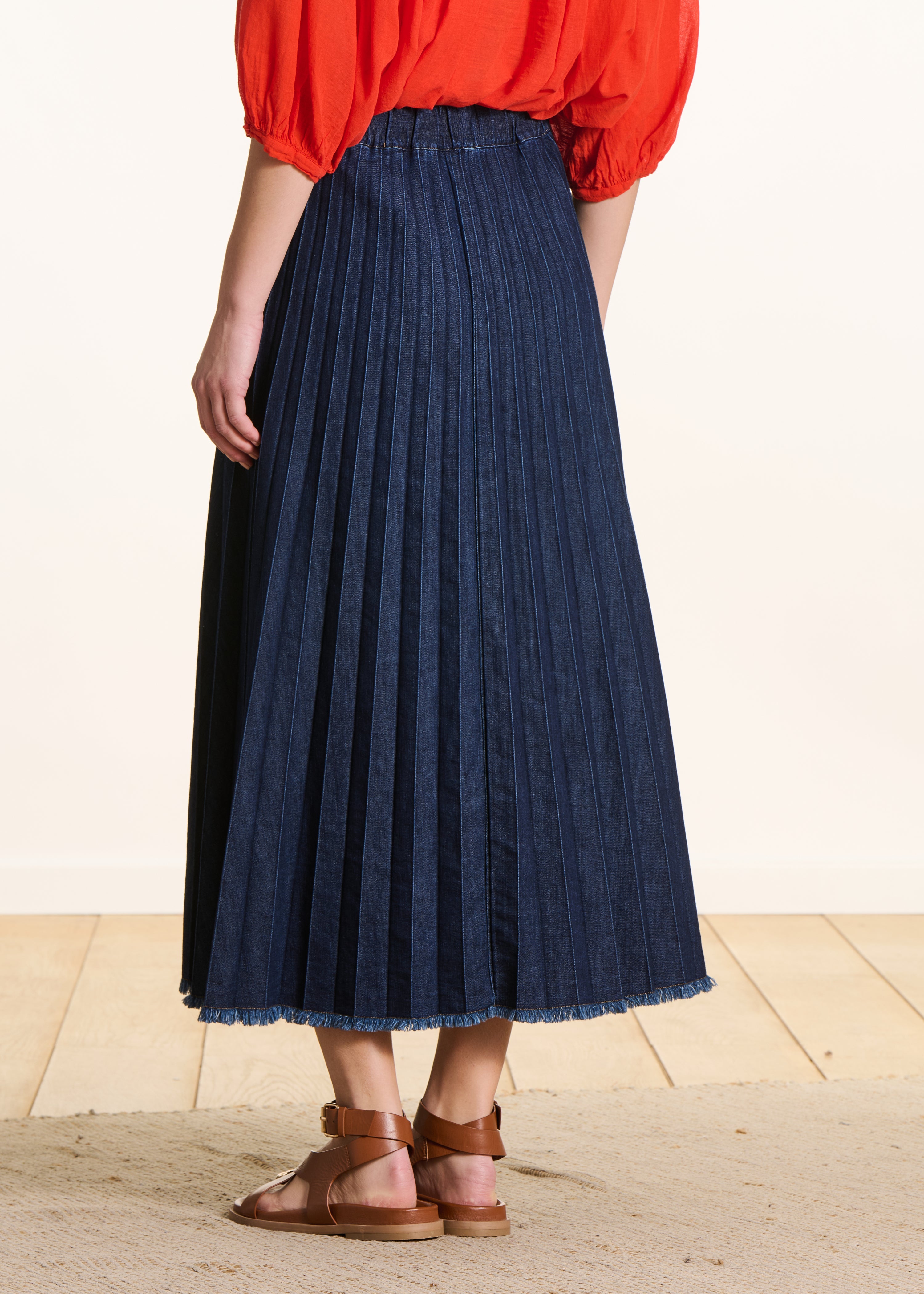 Jupe longue plissée en jean brut