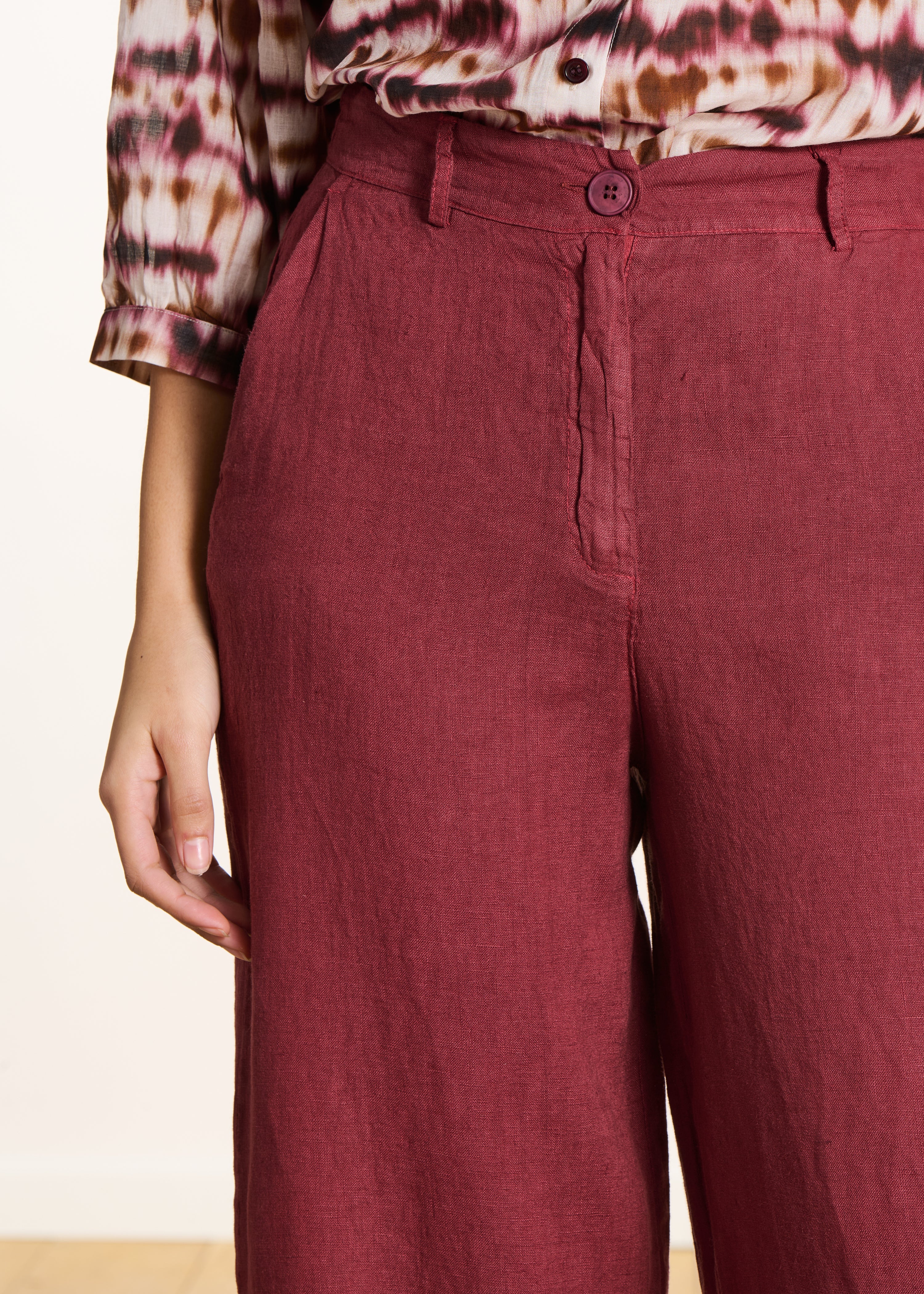 Pantalone dritto e ampio marrone in lino a vita alta