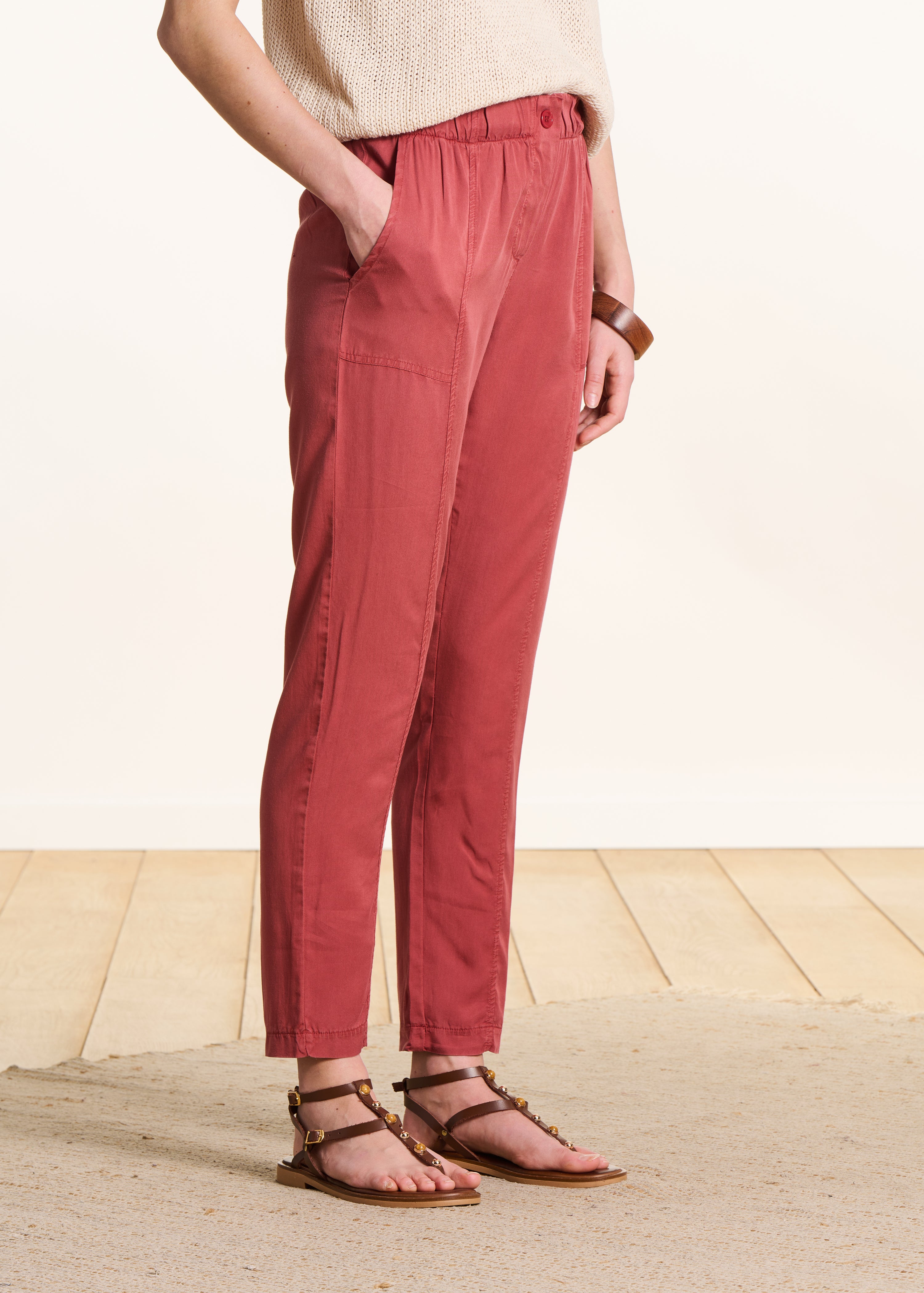 Red flowing lyocell trousers with elastic waist