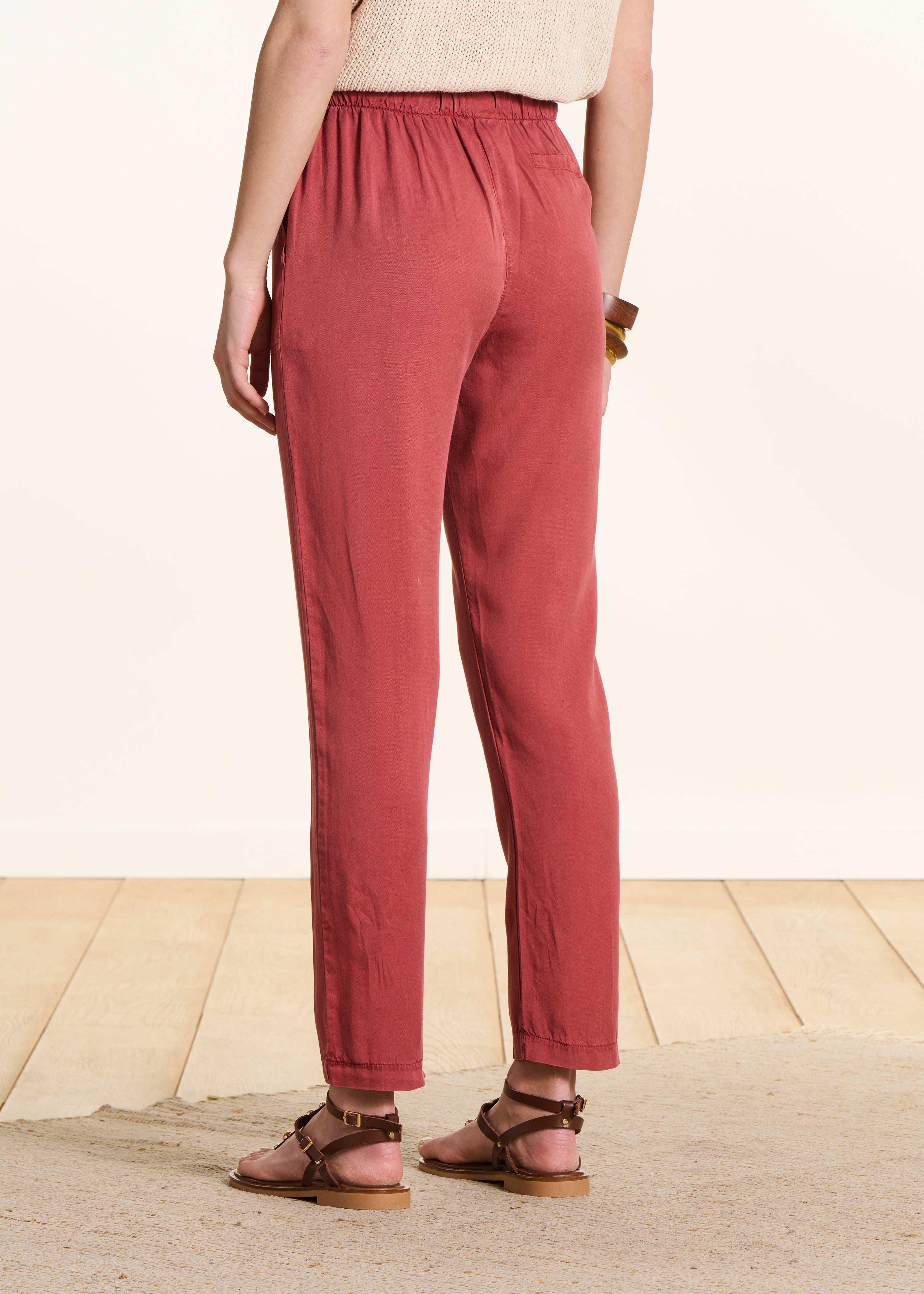 Red flowing lyocell trousers with elastic waist