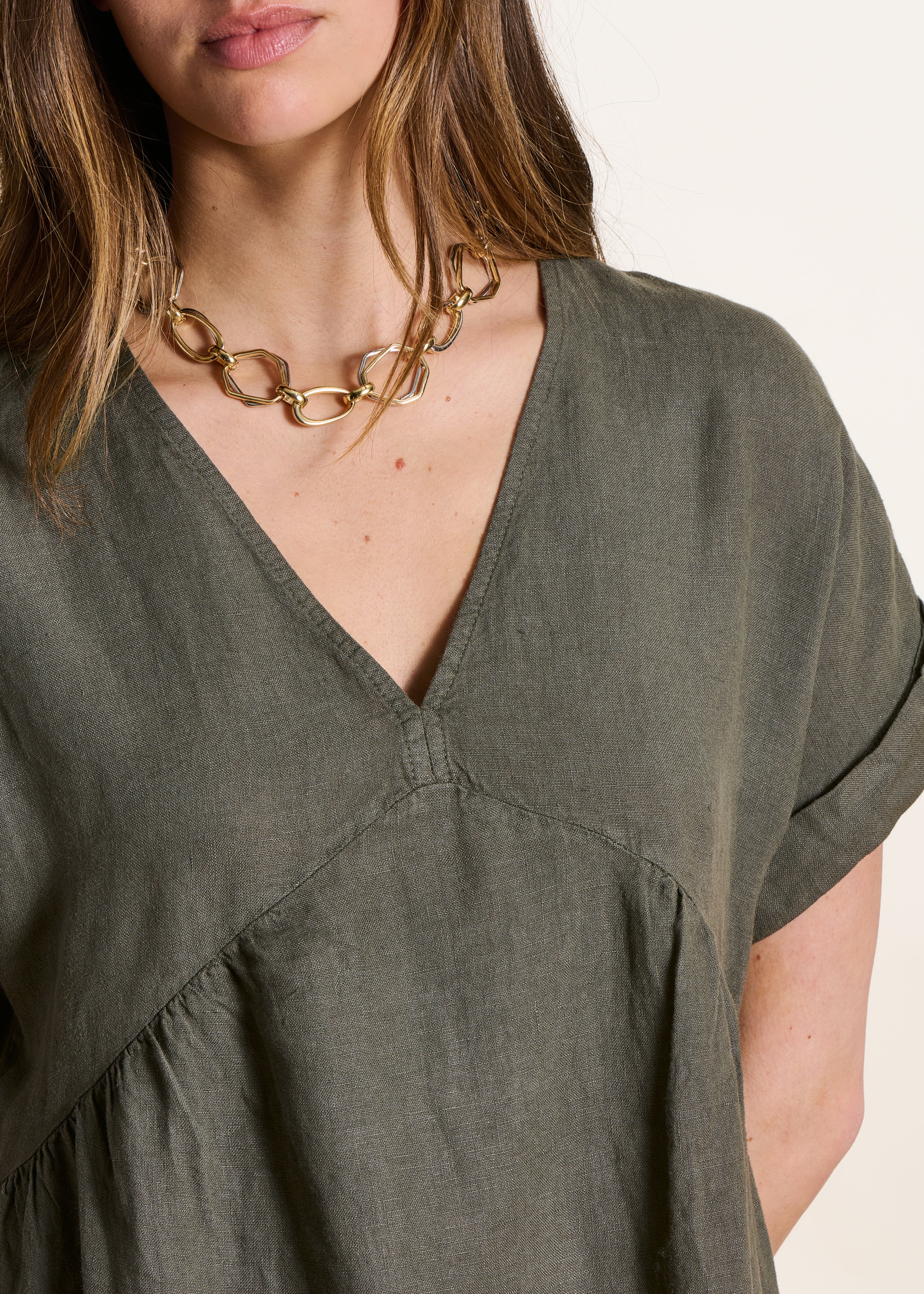 Robe longue ample en lin kaki manches courtes