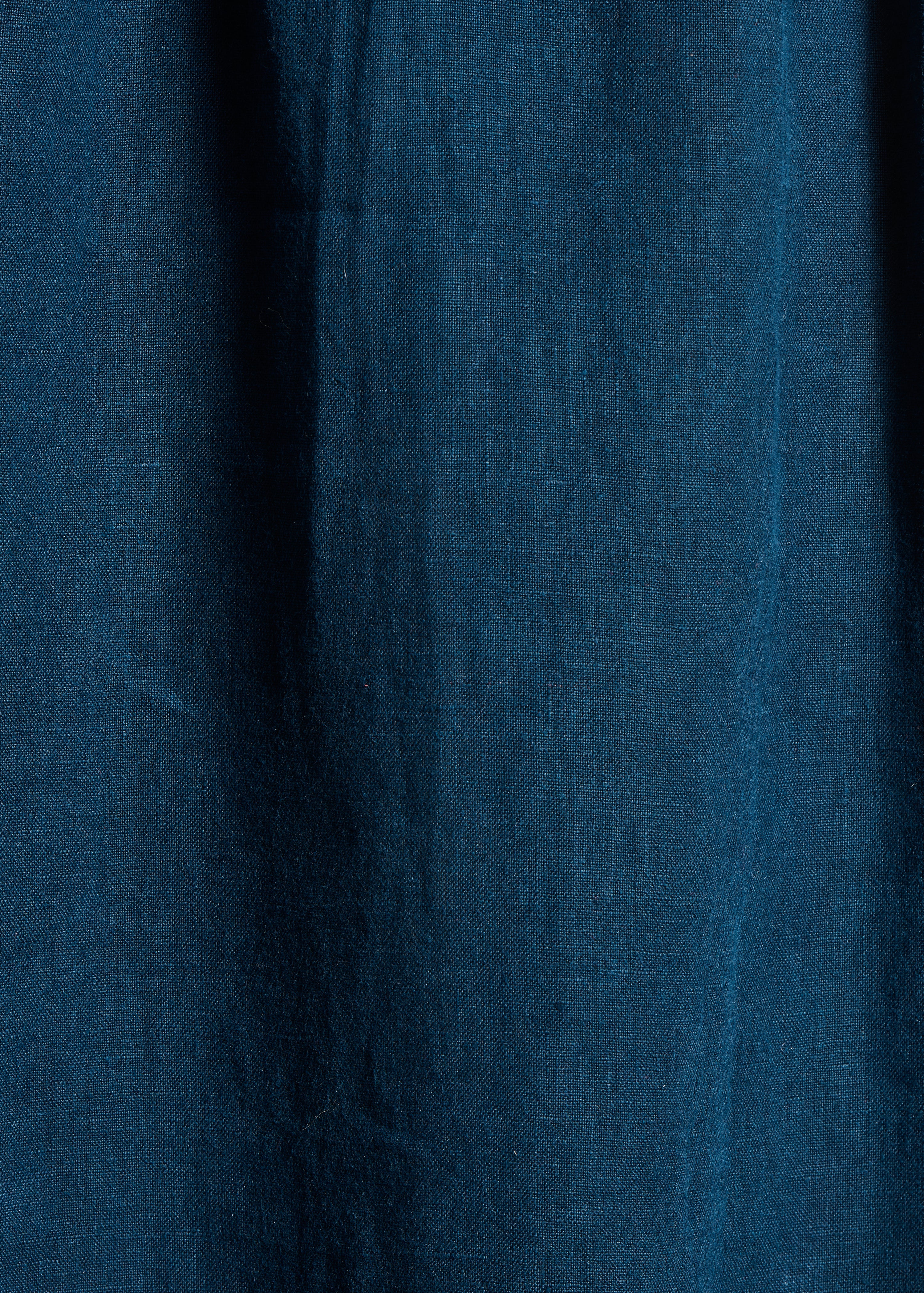 Weites langes Kleid aus petrolblauem Leinen mit kurzen Ärmeln