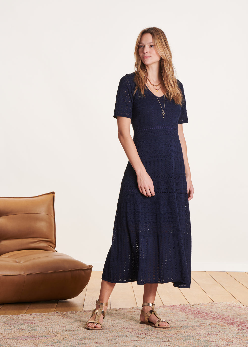 Robe longue bleu marine en maille pointelle manches courtes - La Fée ...