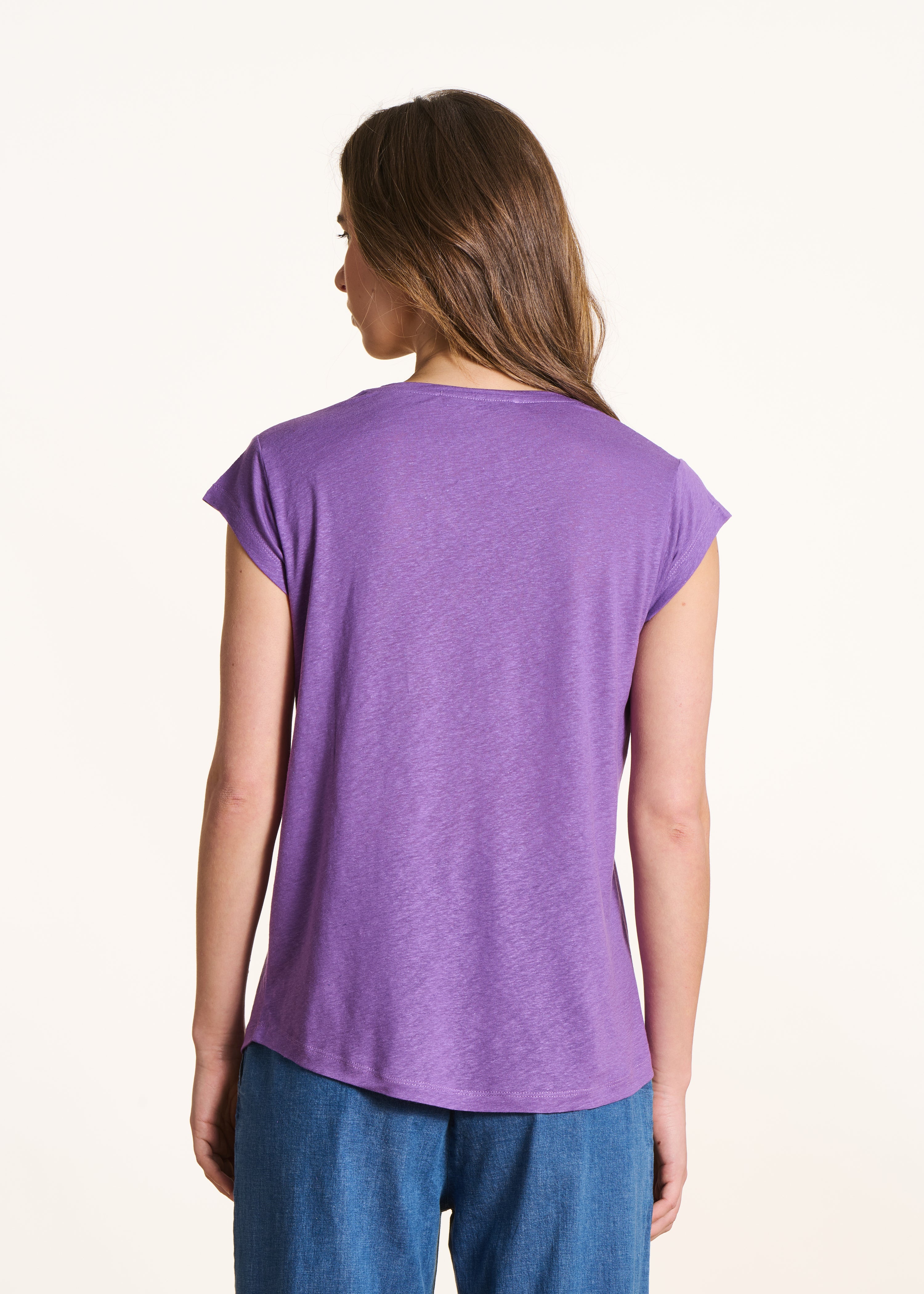 violet T-shirt van lyocell met V-hals en korte mouwen