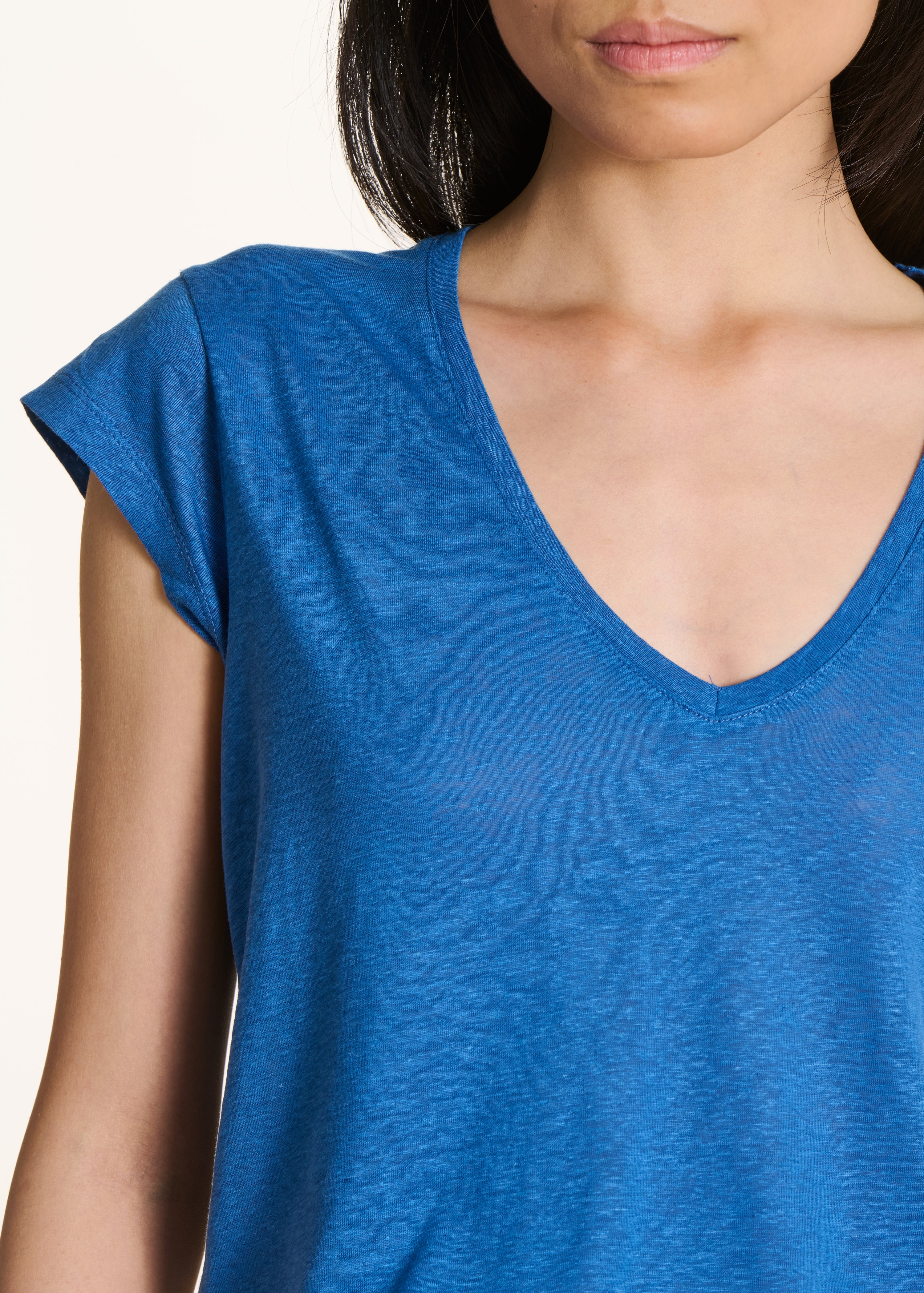 Blue denim lyocell T-shirt with V-neck and short sleeves