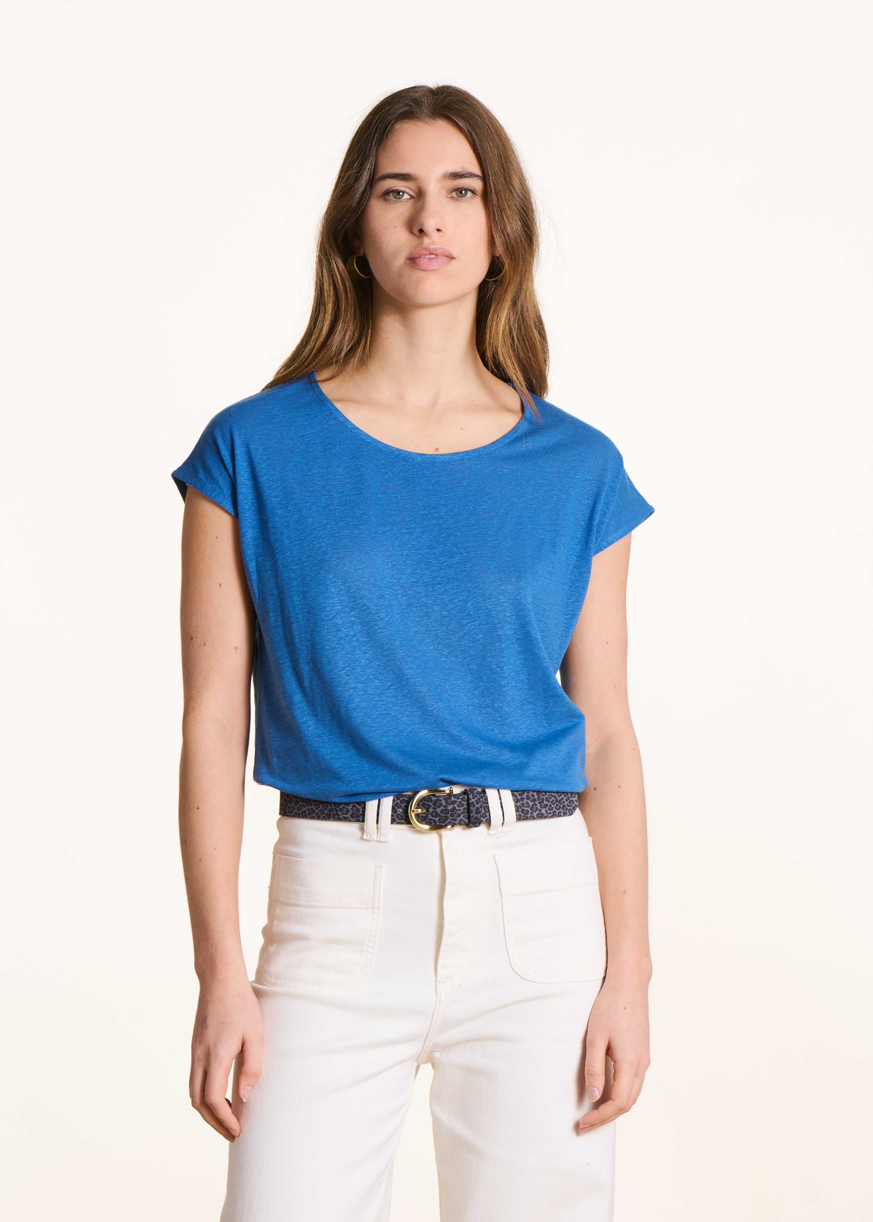 Straight blue denim T-shirt with round neck in lyocell and linen