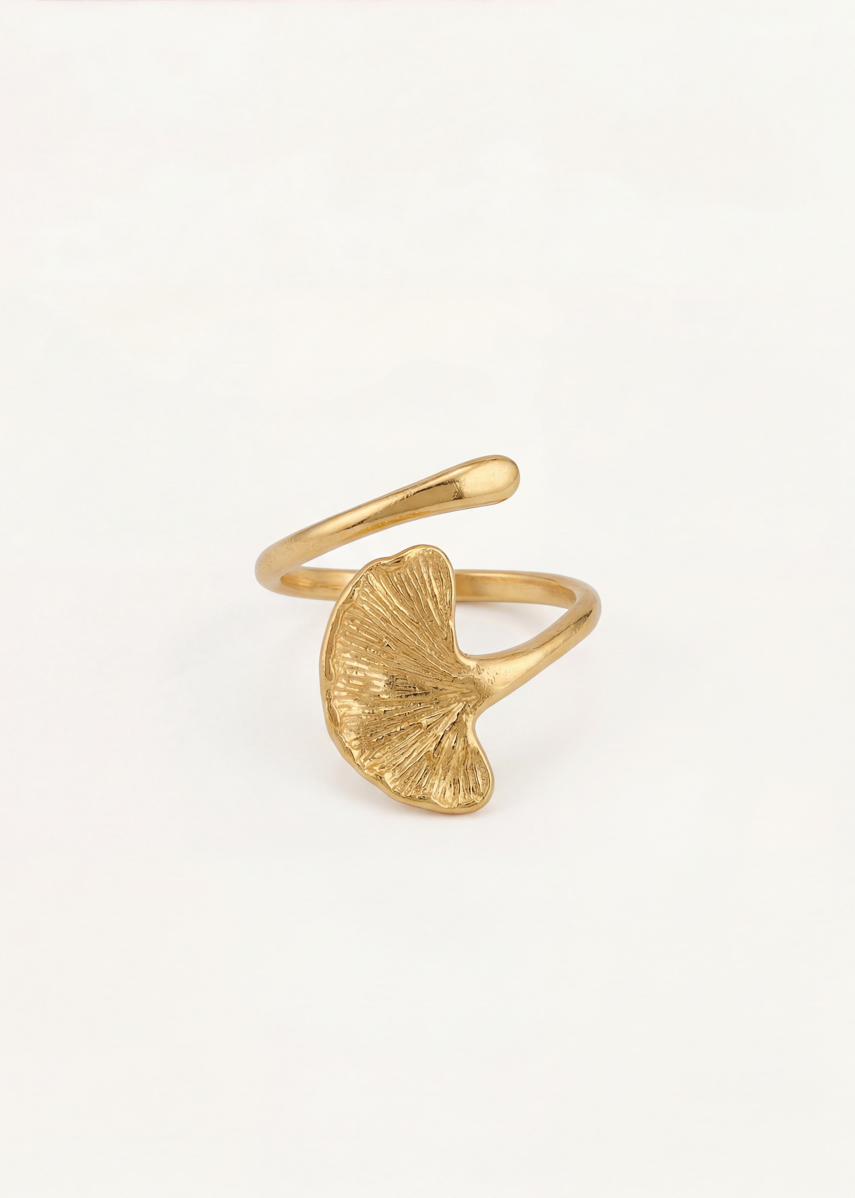 Bague dorée fleur de ginko