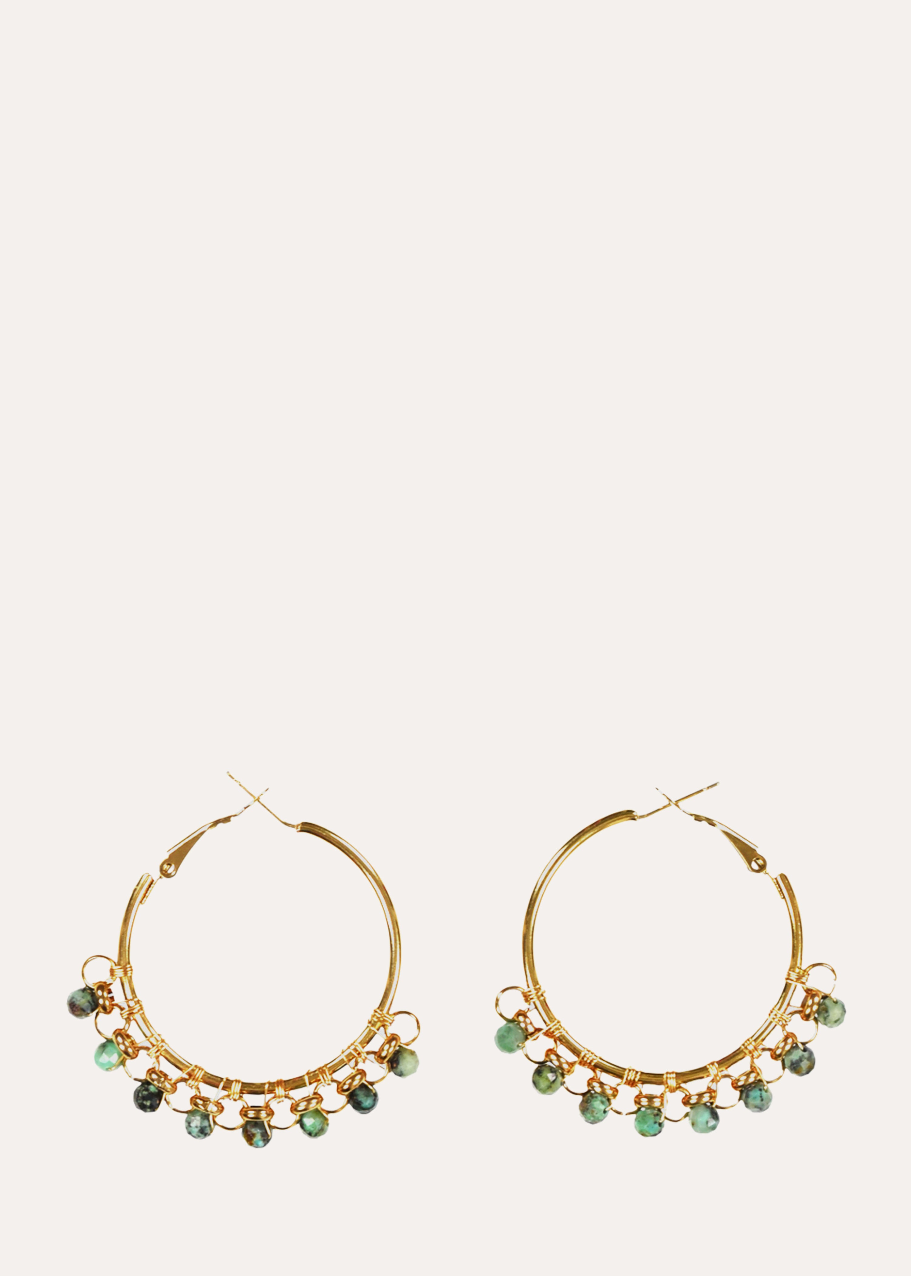 Boucles d'oreilles créoles dorées avec pierres naturelles